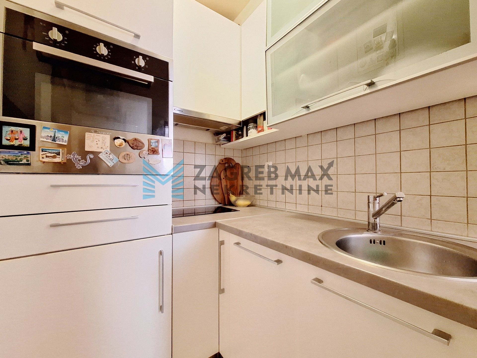 Zagreb - GAJNICE - Gavanovačka - 2-sobni, parkirno mjesto