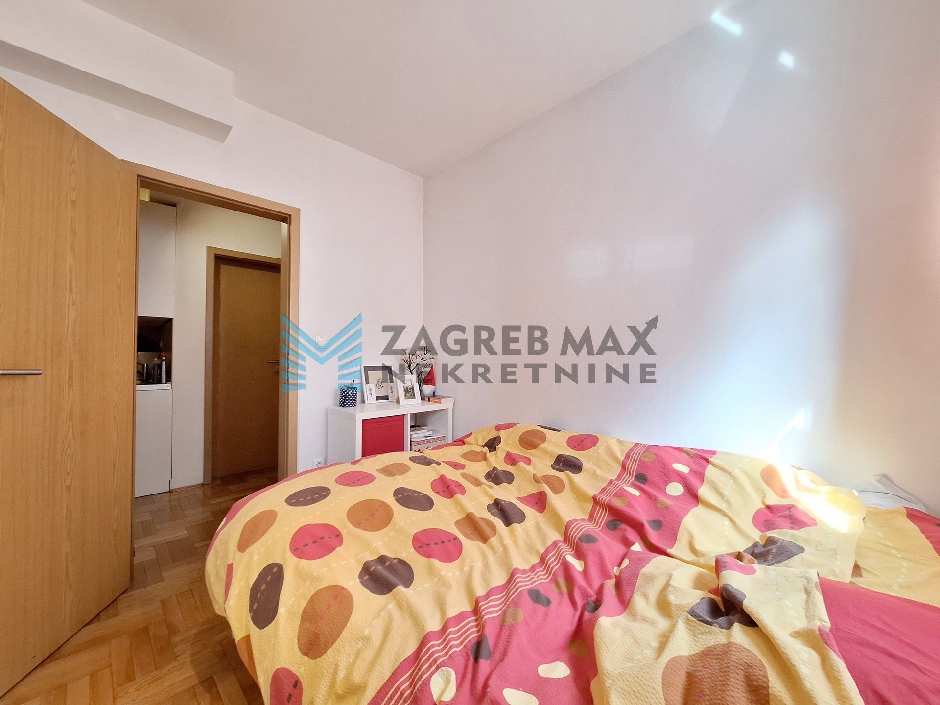 Zagreb - GAJNICE - Gavanovačka - 2-sobni, parkirno mjesto