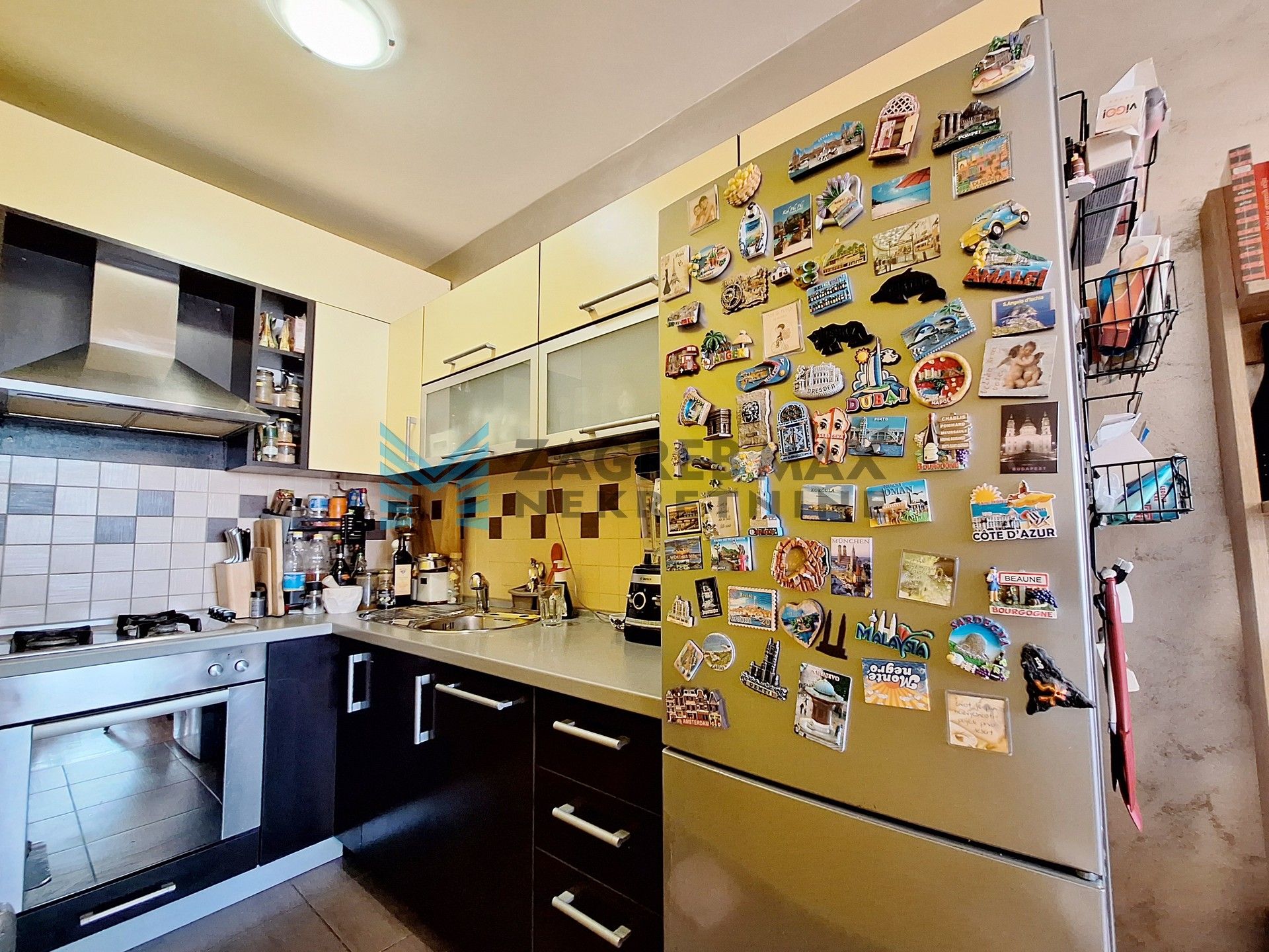 Zagreb - LANIŠTE - 2-soban, garaža, spremište, blizina Arene Zagreb