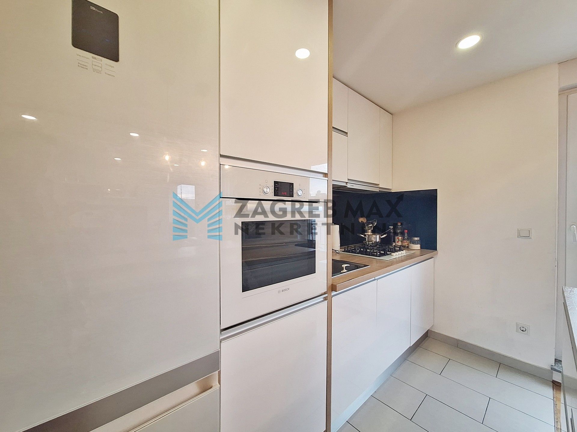 Zagreb - STENJEVEC - Stenjevečka - odličan 3-sobni stan + garaža