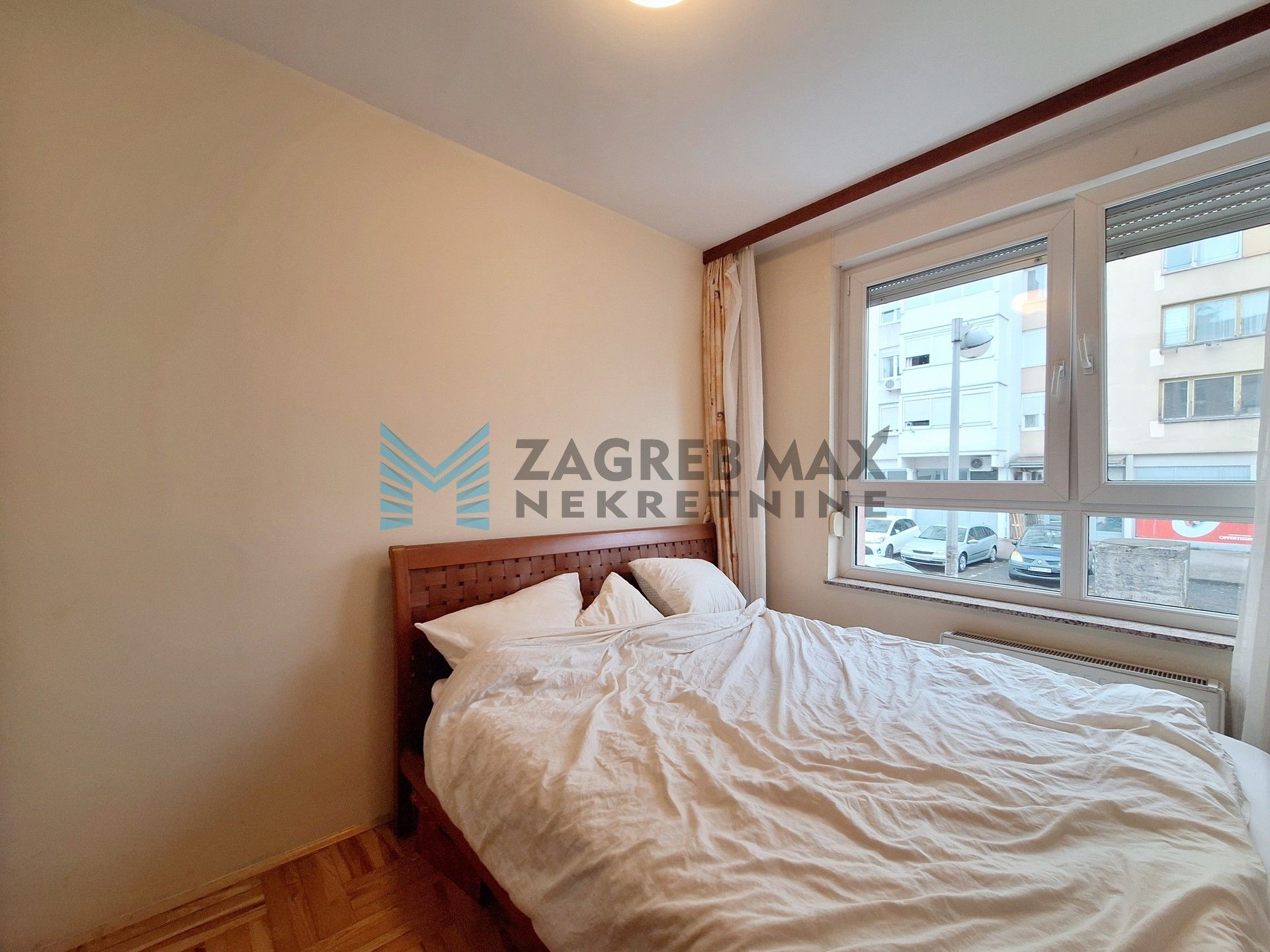 Zagreb - GAJNICE - 3-soban + garaža, vlastito dvorište, spremište