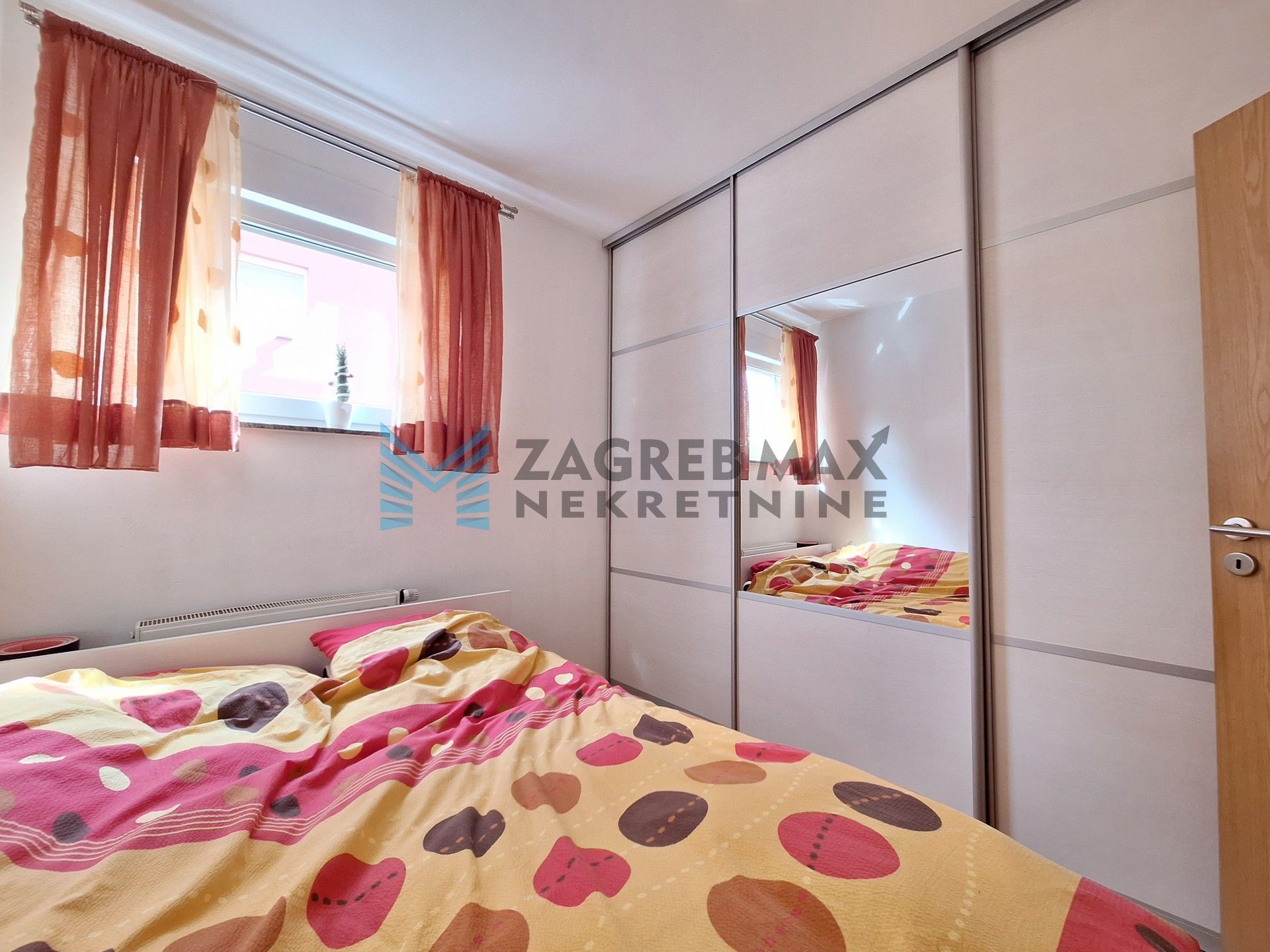 Zagreb - GAJNICE - Gavanovačka - 2-sobni, parkirno mjesto