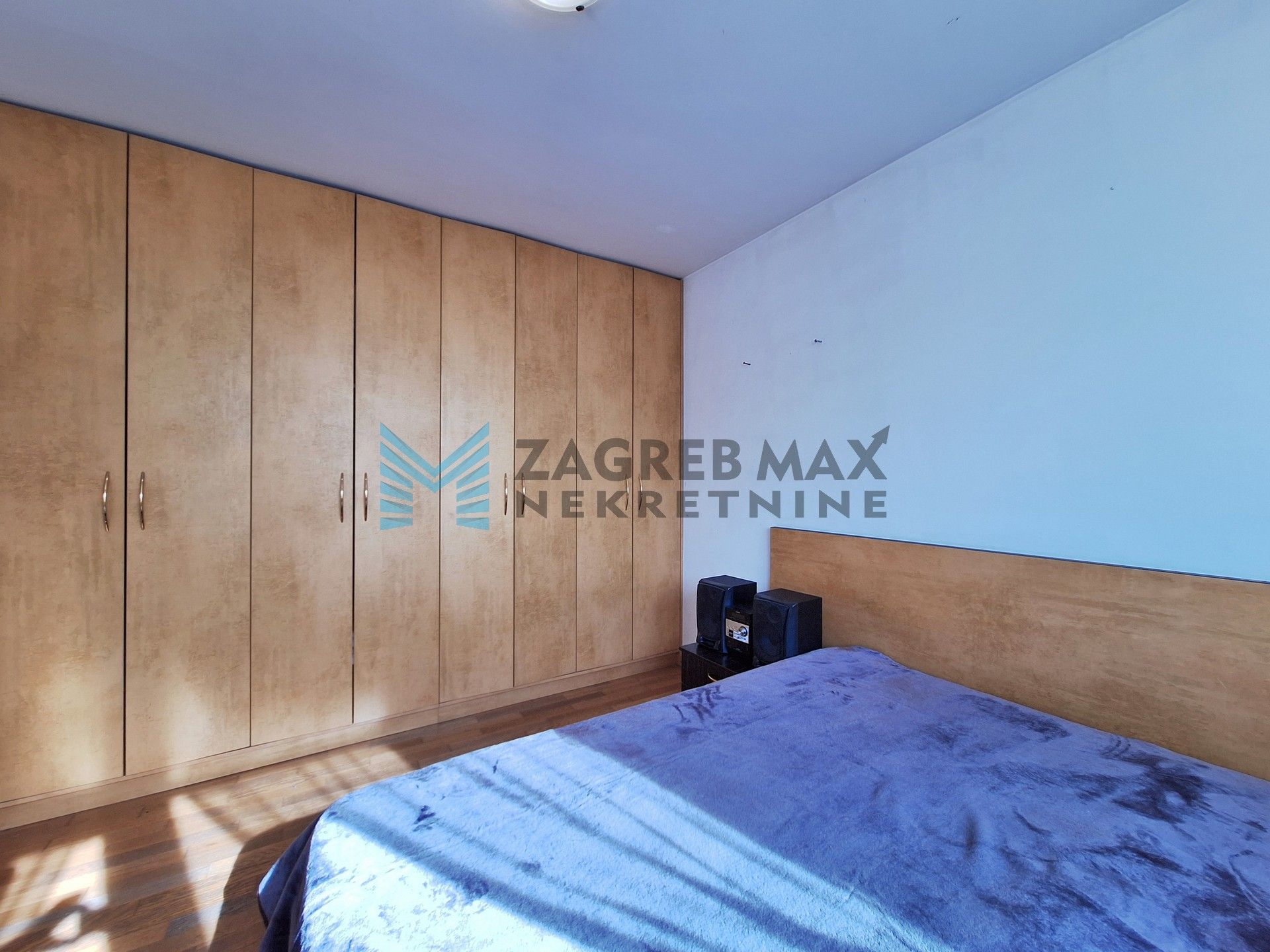 Zagreb - LANIŠTE - Karlovačka - 4-soban, balkon, parking, blizina Arena centra