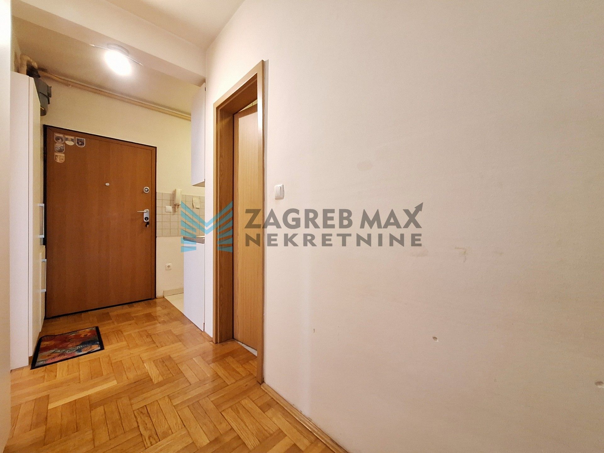 Zagreb - GAJNICE - Gavanovačka - 2-sobni, parkirno mjesto