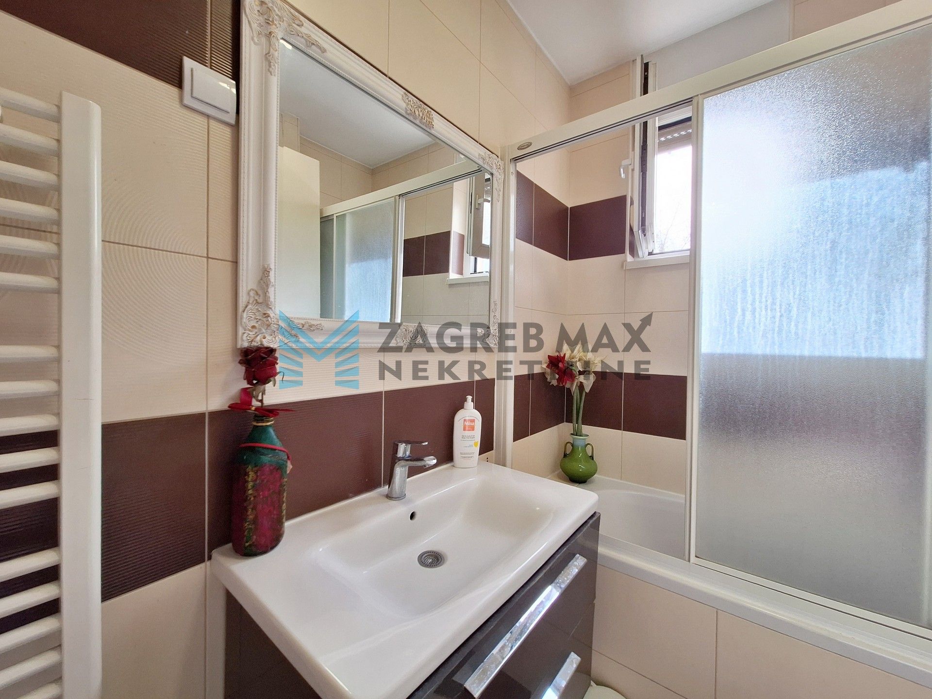 Zagreb - LANIŠTE - Karlovačka - 4-soban, balkon, parking, blizina Arena centra