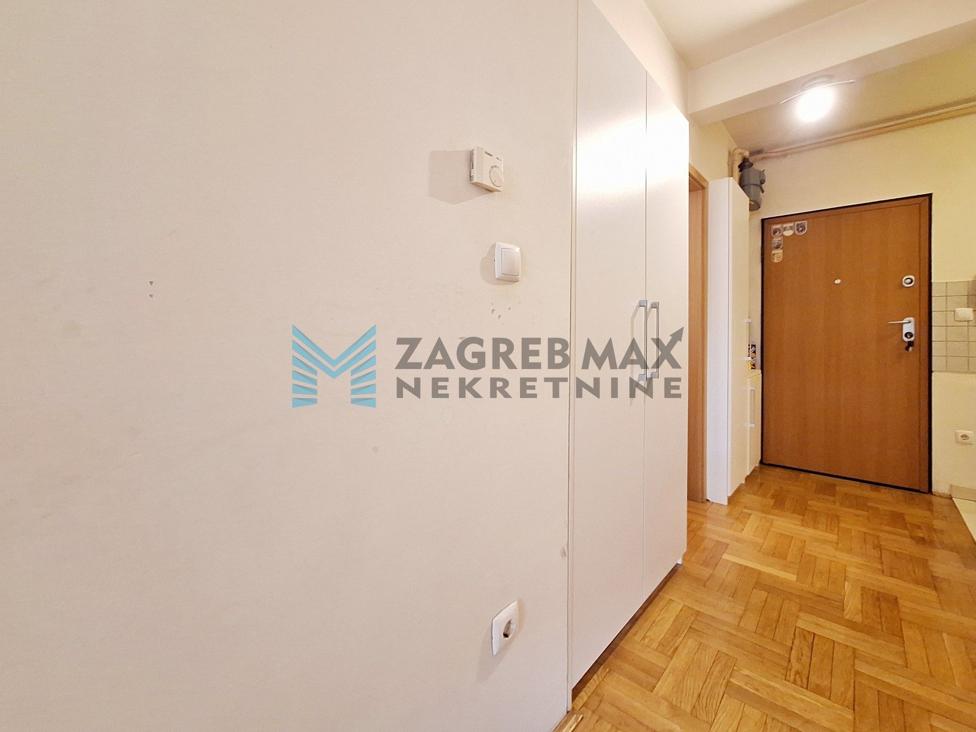 Zagreb - GAJNICE - Gavanovačka - 2-sobni, parkirno mjesto