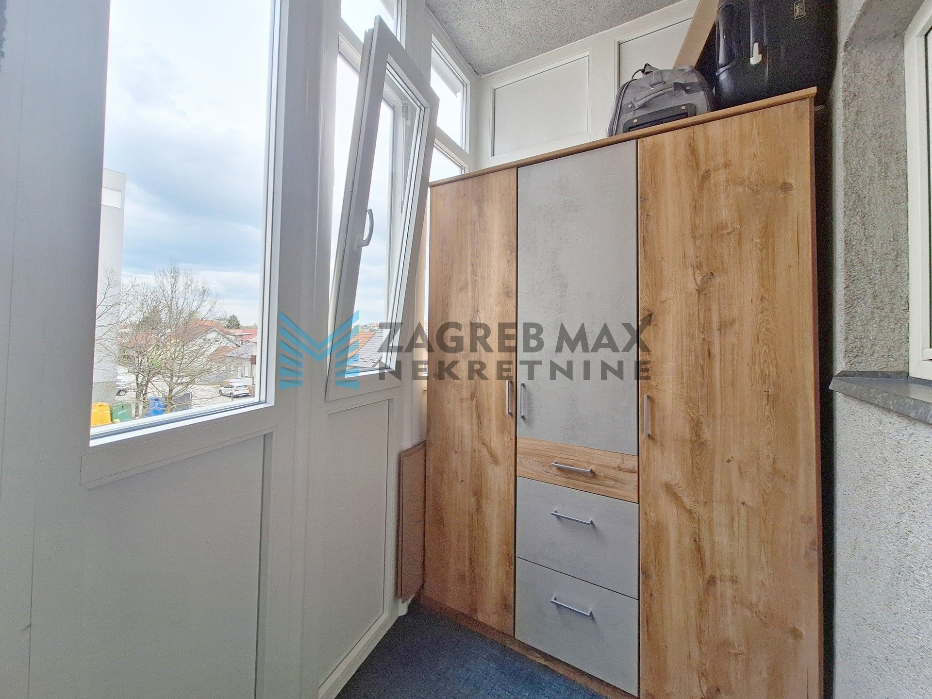 Zagreb - ORANICE - Dinarski put - 2-sobni, parkirno mjesto