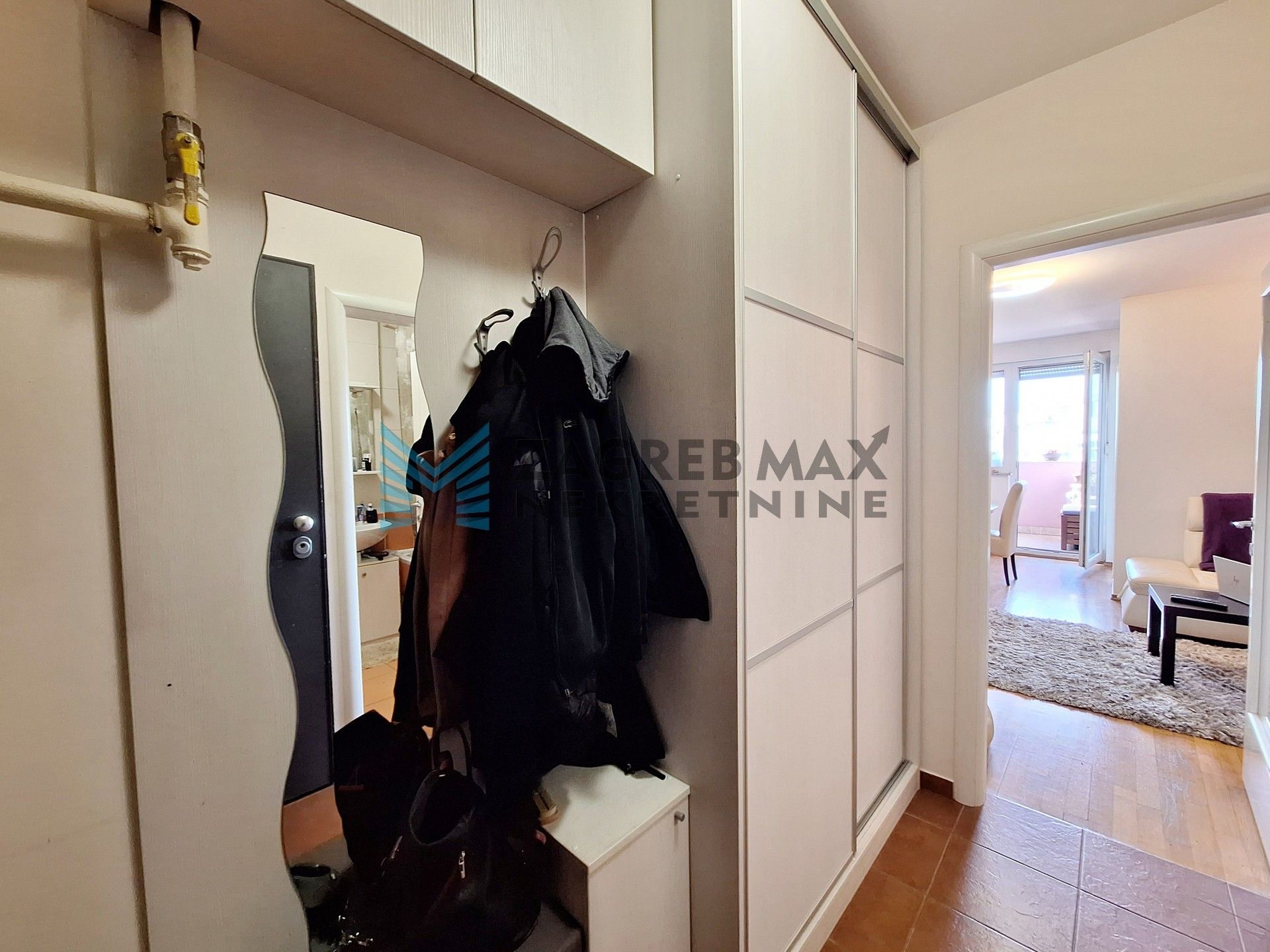 Zagreb - LANIŠTE - 2-soban, garaža, spremište, blizina Arene Zagreb