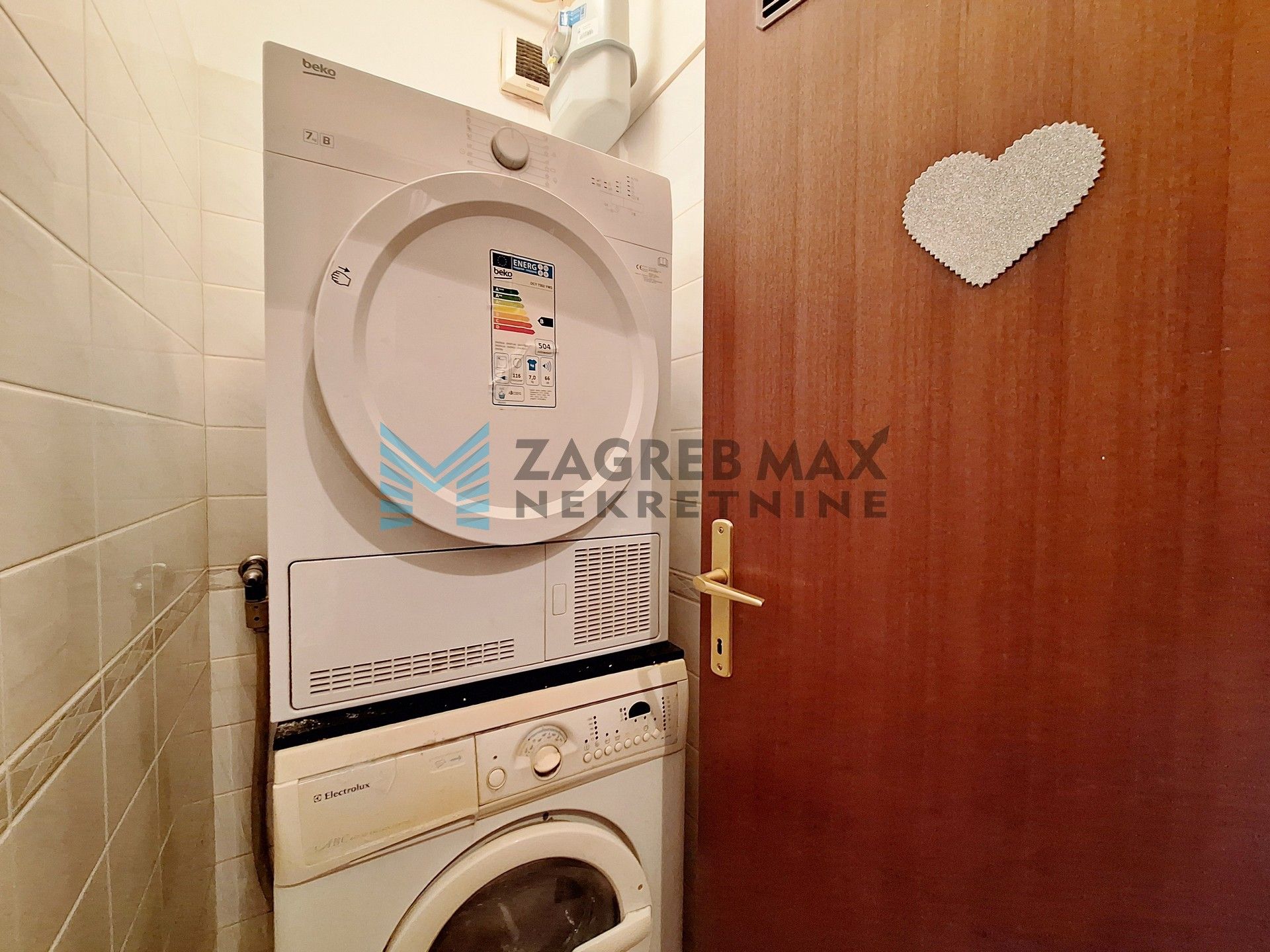 Zagreb - GAJNICE - 3-soban + garaža, vlastito dvorište, spremište