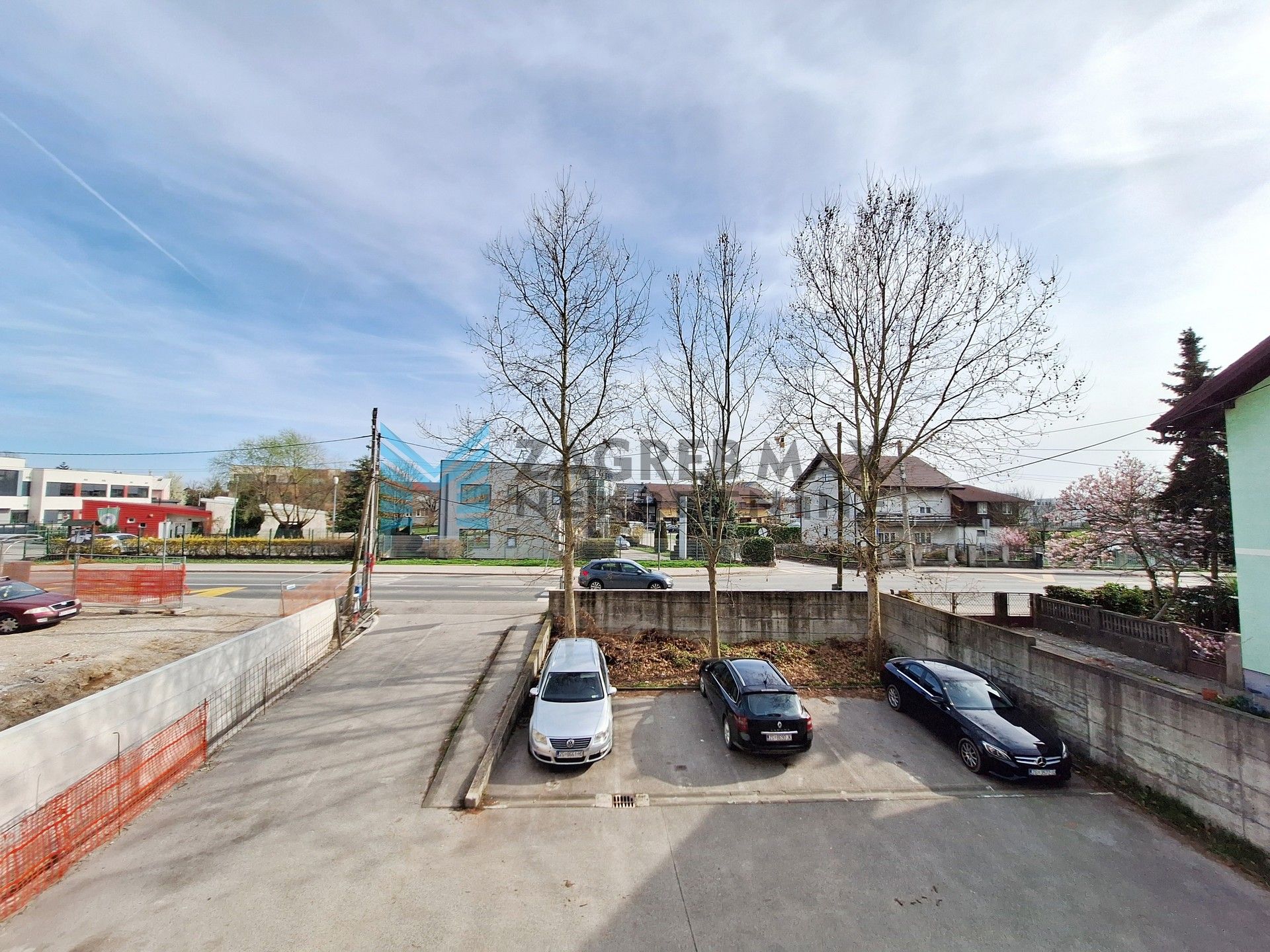 Zagreb - LANIŠTE - Karlovačka - 4-soban, balkon, parking, blizina Arena centra