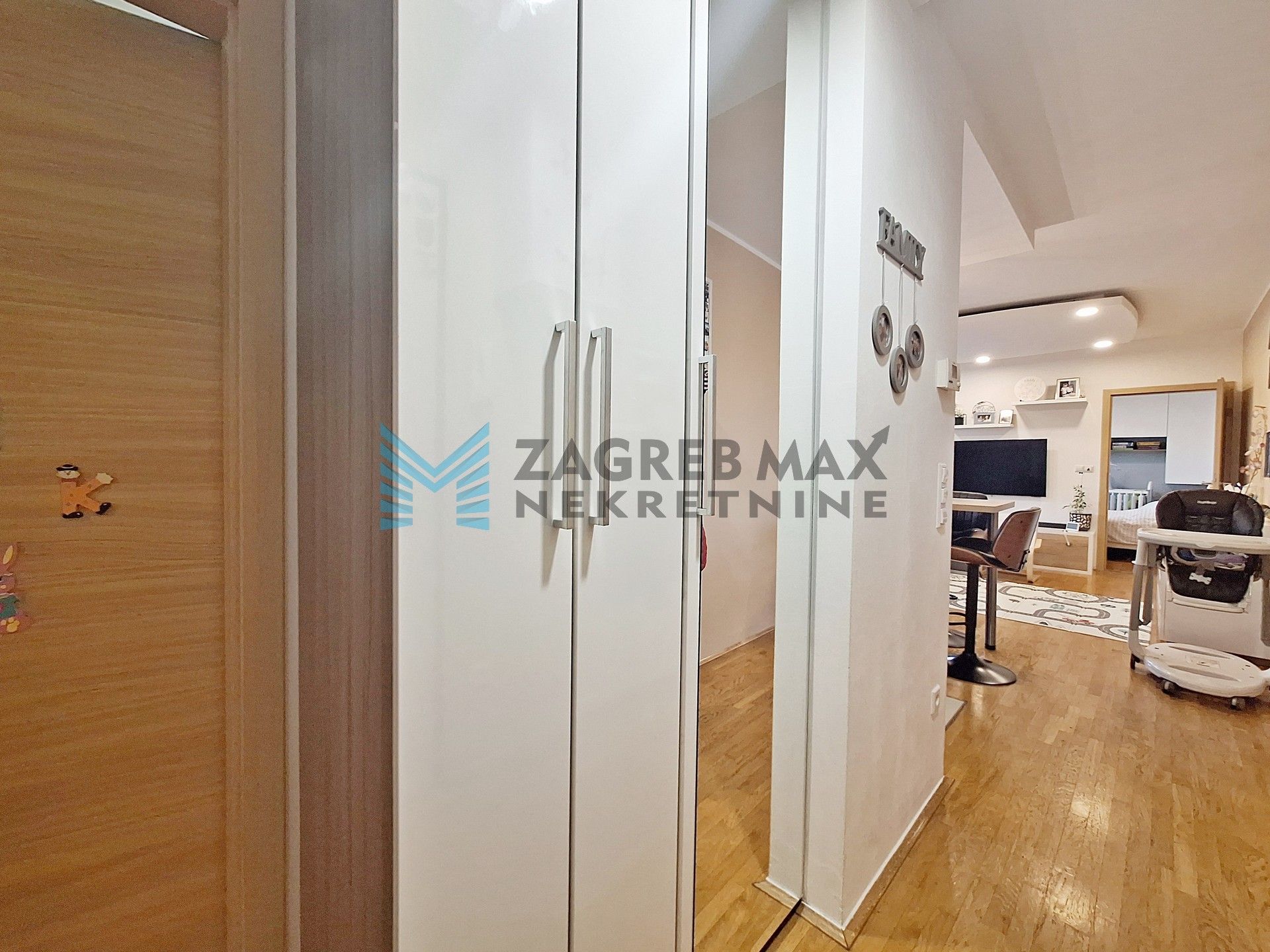 Zagreb - STENJEVEC - Stenjevečka - odličan 3-sobni stan + garaža