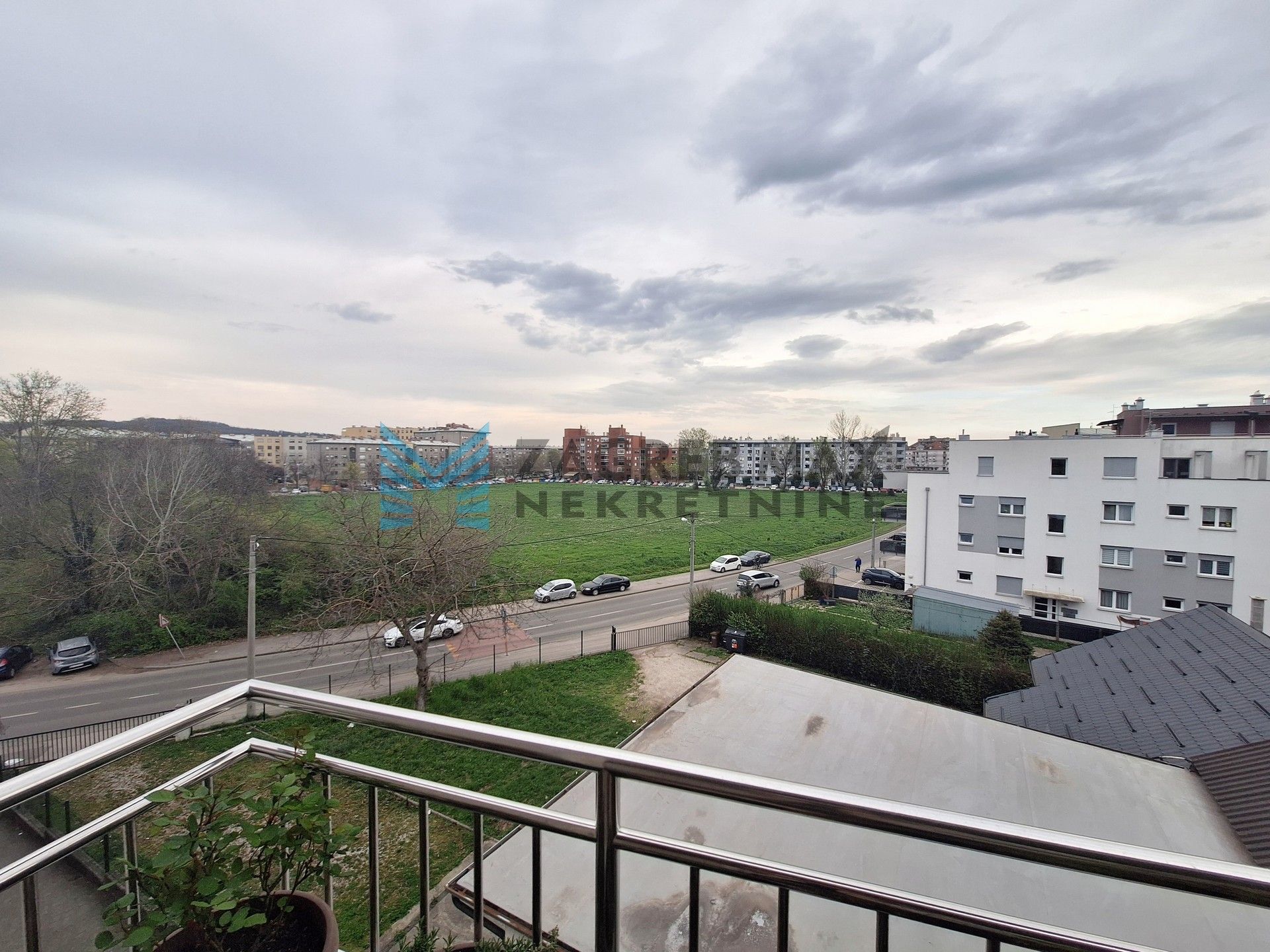 Zagreb - STENJEVEC - Stenjevečka - odličan 3-sobni stan + garaža