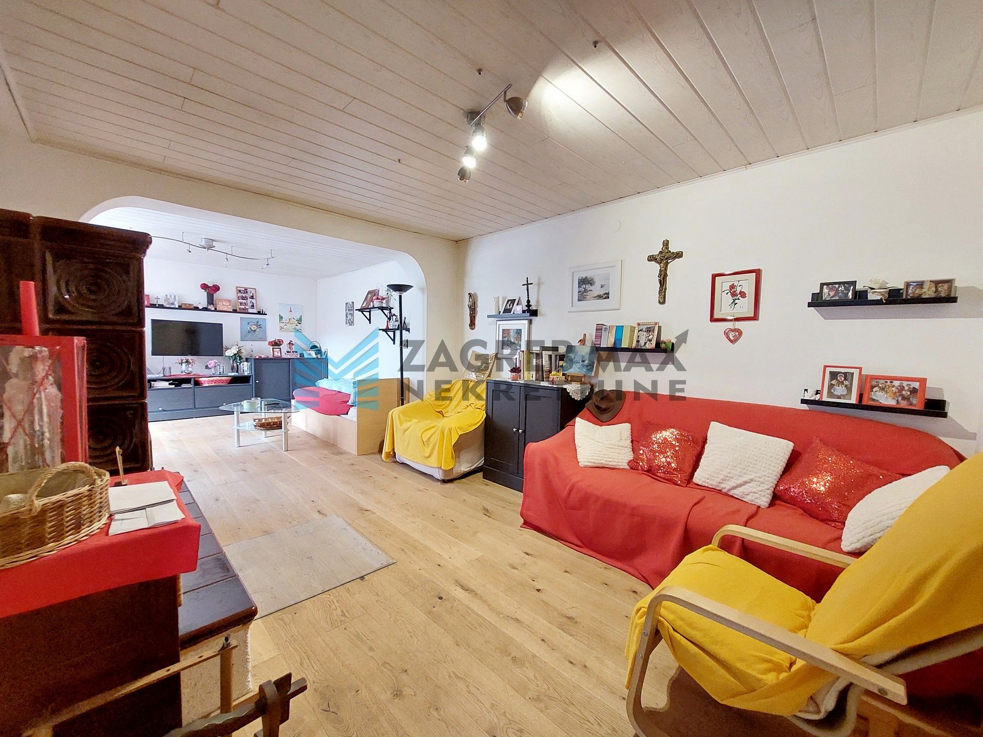 Zagreb - MARKUŠEVEC - Markuševečka - renovirana obiteljska kuća, dvorište