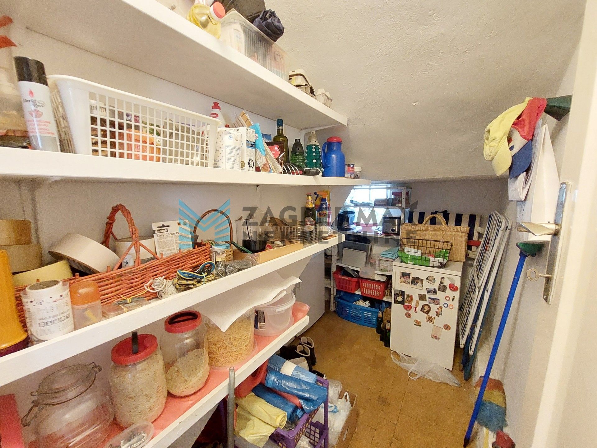 Zagreb - MARKUŠEVEC - Markuševečka - renovirana obiteljska kuća, dvorište