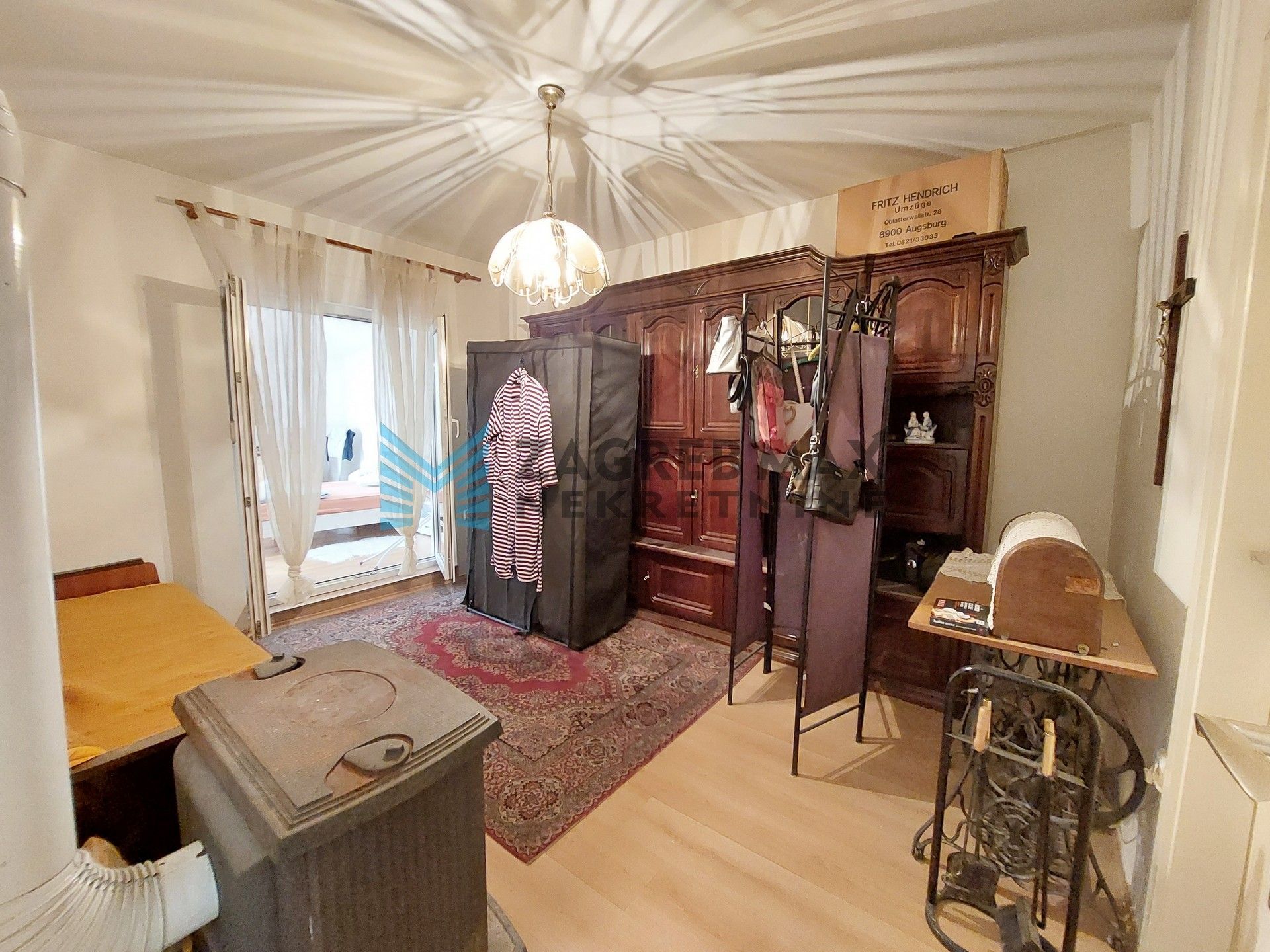 Zagreb - MARKUŠEVEC - Markuševečka - renovirana obiteljska kuća, dvorište