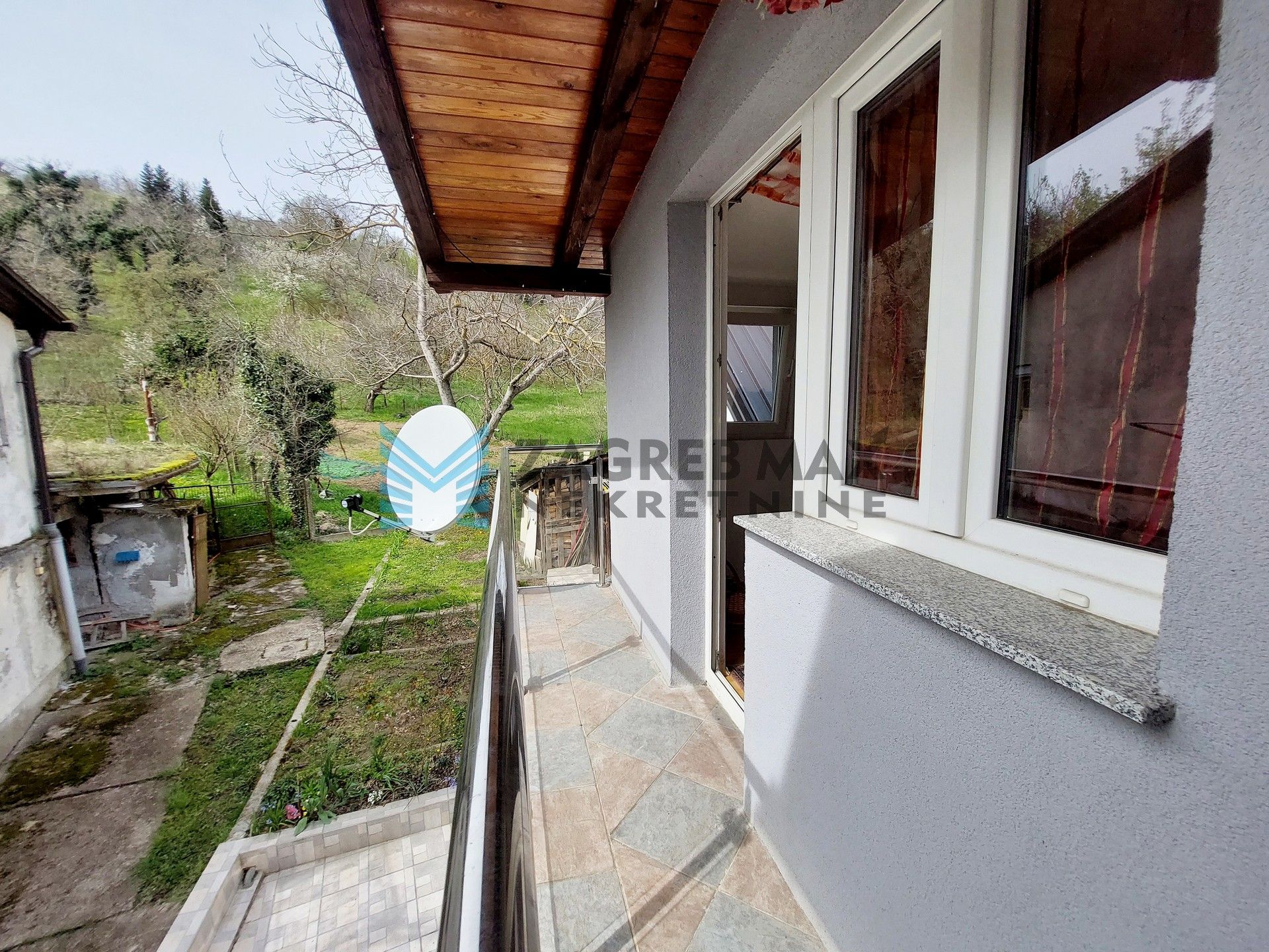 Zagreb - MARKUŠEVEC - Markuševečka - renovirana obiteljska kuća, dvorište