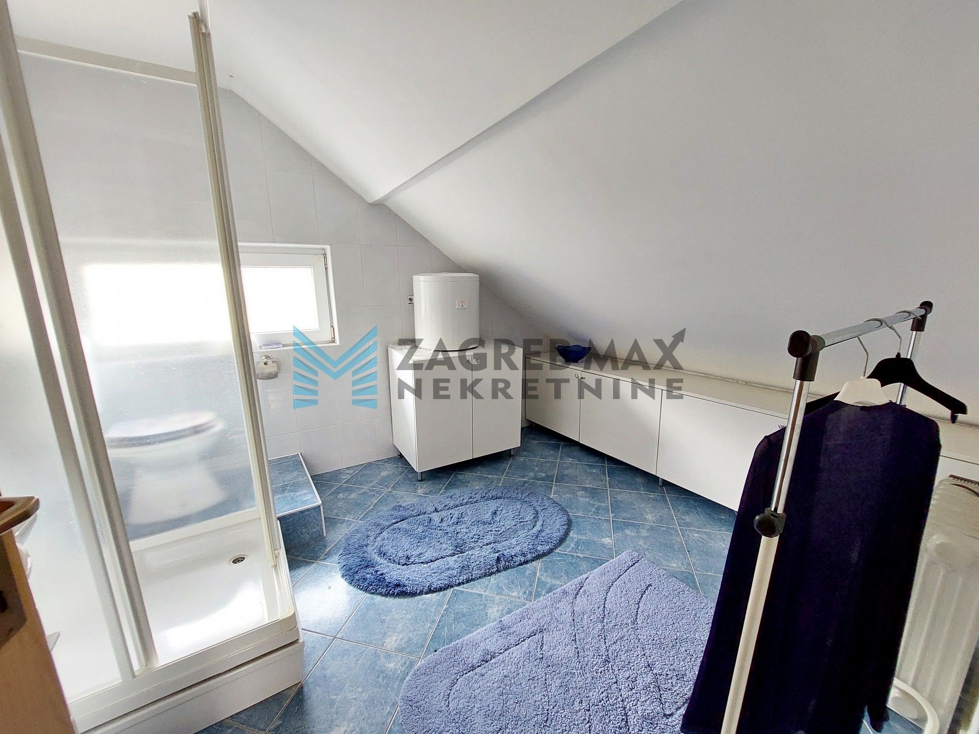 Zagreb - MARKUŠEVEC - Markuševečka - renovirana obiteljska kuća, dvorište