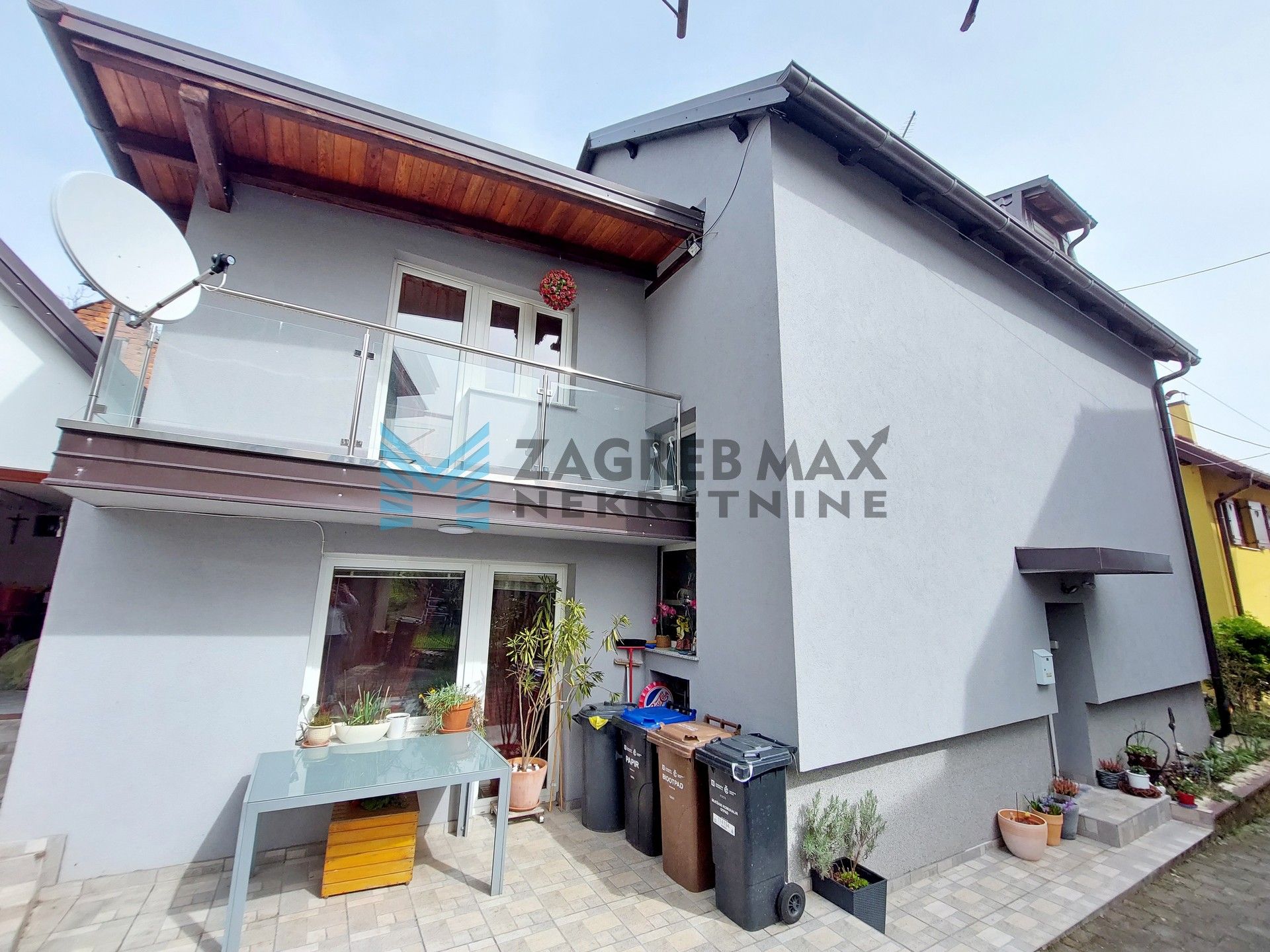 Zagreb - MARKUŠEVEC - Markuševečka - renovirana obiteljska kuća, dvorište