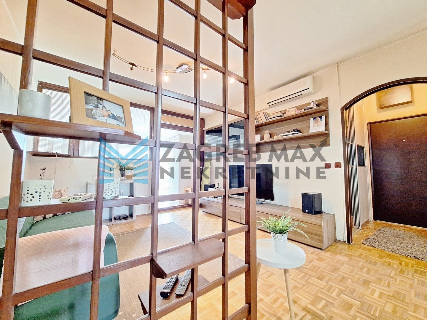 Zagreb - SREDIŠĆE - I.Šibla - 3-soban, loggia, blizina Bundeka