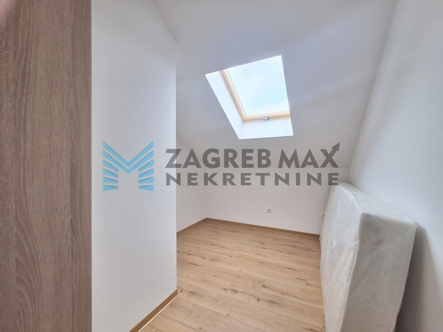 Zagreb - NAJAM - RUGVICA - Struga Nartska - smještaj za radnike - 10 osoba