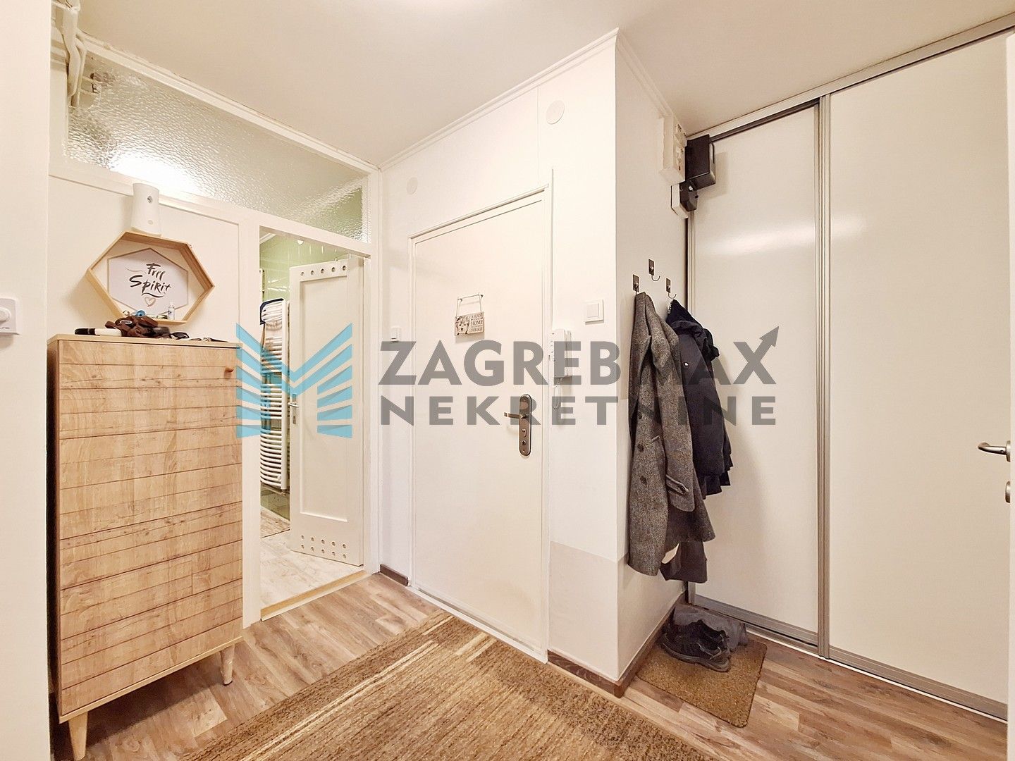 Zagreb - SAVSKI GAJ - Naserov trg - 2-soban, funkcionalan, balkon, loggia