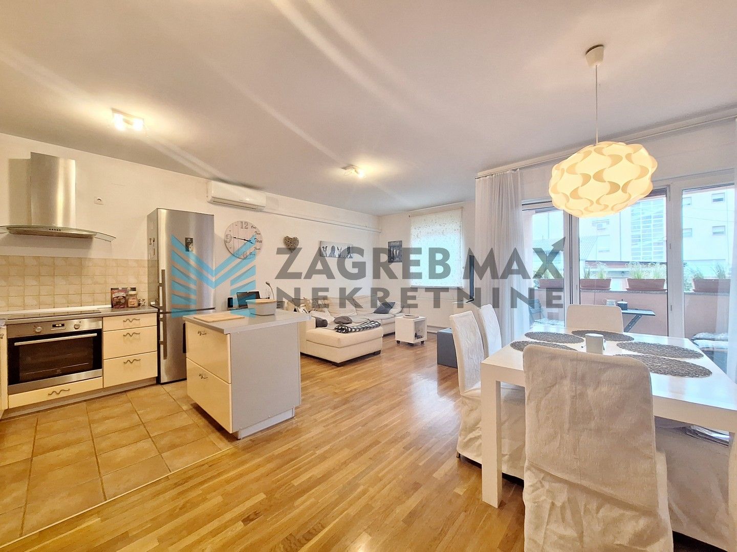 Zagreb - TREŠNJEVKA - Tešanjska - 2-sobni s vlastitim dvorištem