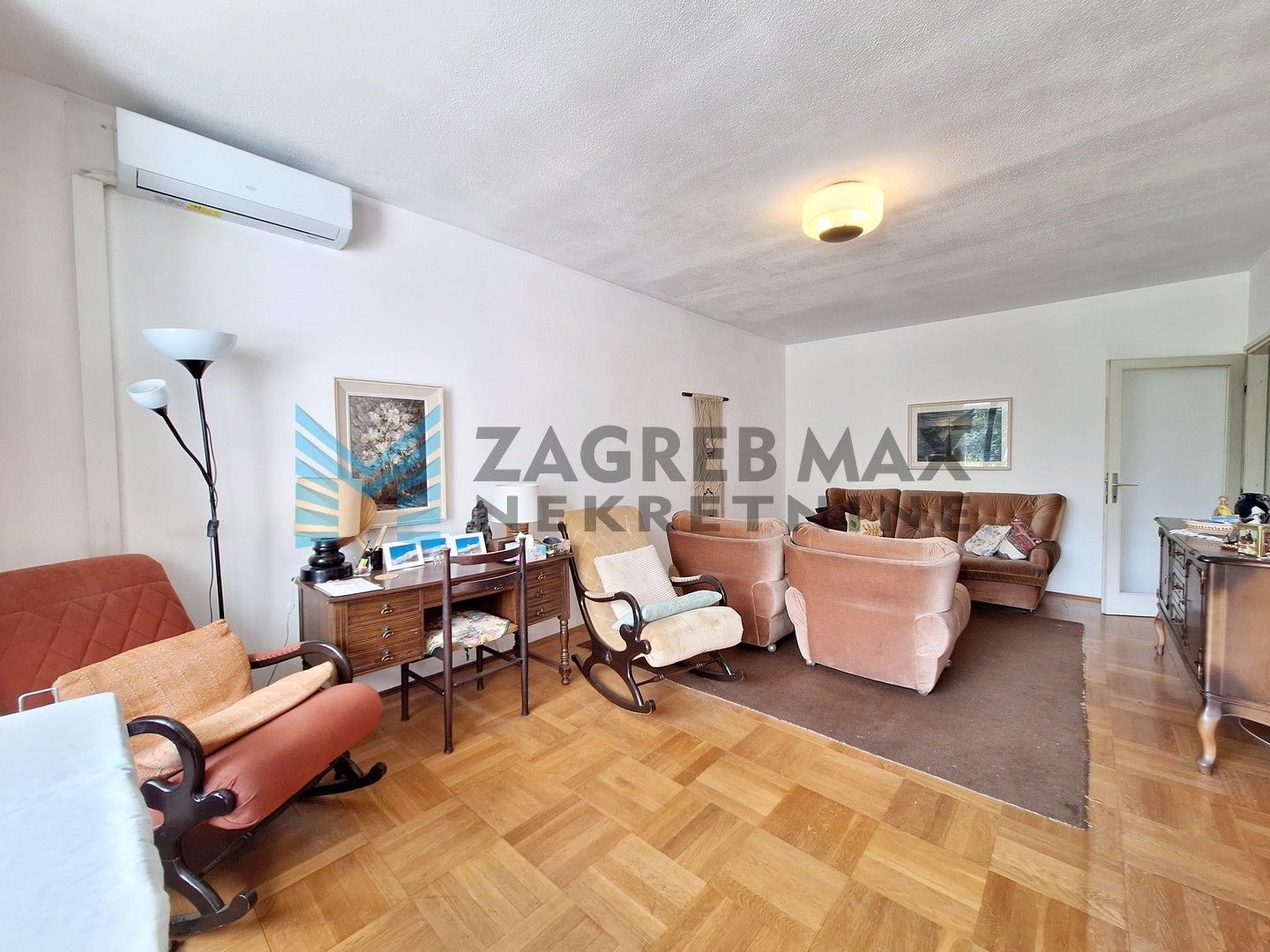 Zagreb - TRAVNO - Kopernikova - 2-sobni, terasa s pogledom na zeleni park