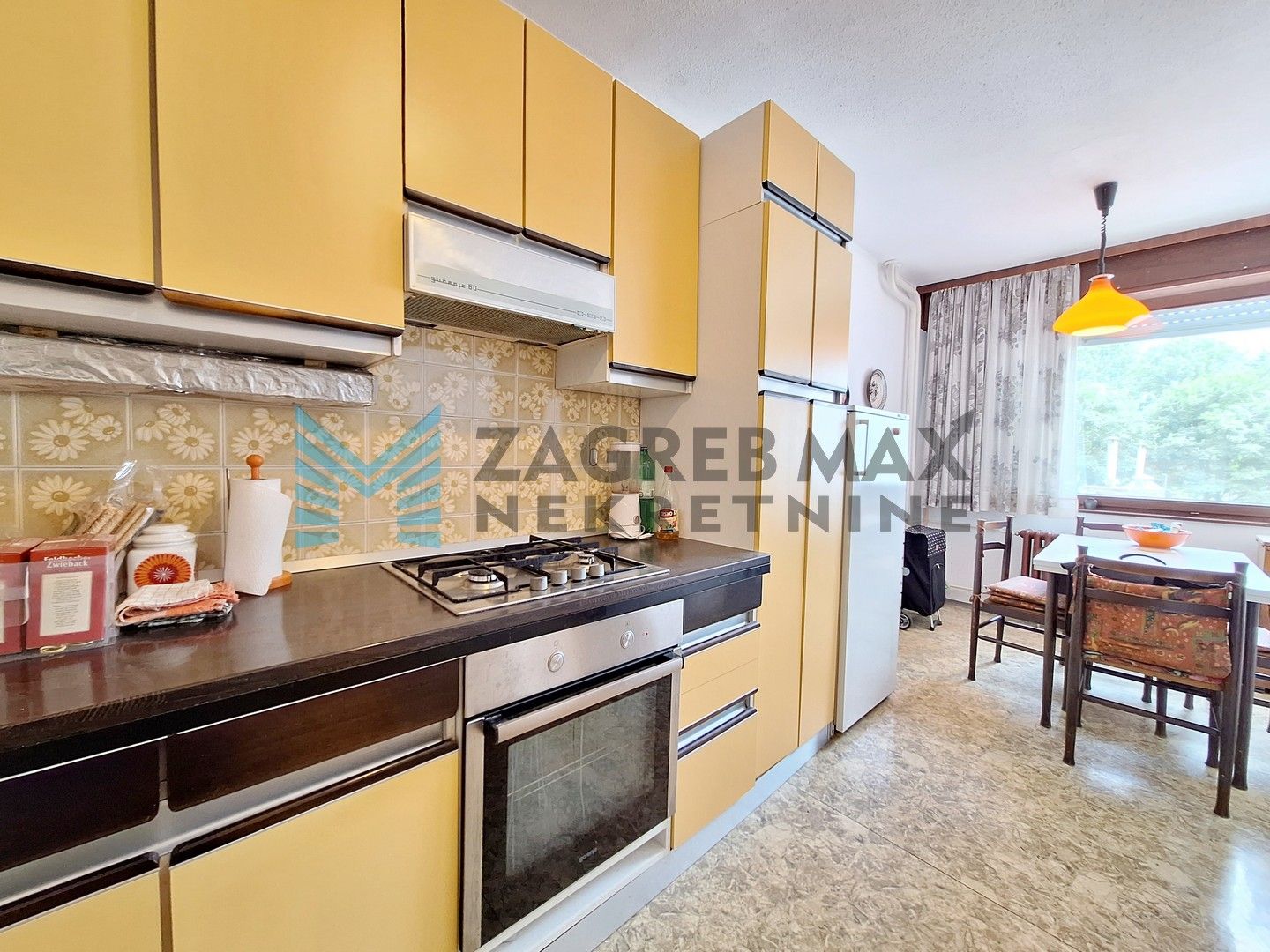 Zagreb - TRAVNO - Kopernikova - 2-sobni, terasa s pogledom na zeleni park