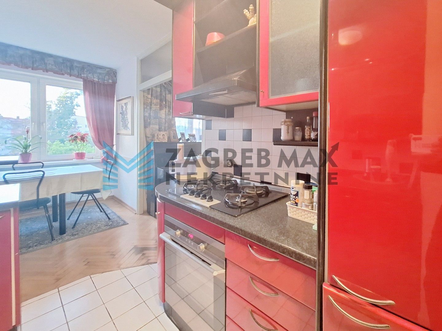 Zagreb - TREŠNJEVKA - Bosiljevska - komforni 4-sobni, izvrsna lokacija