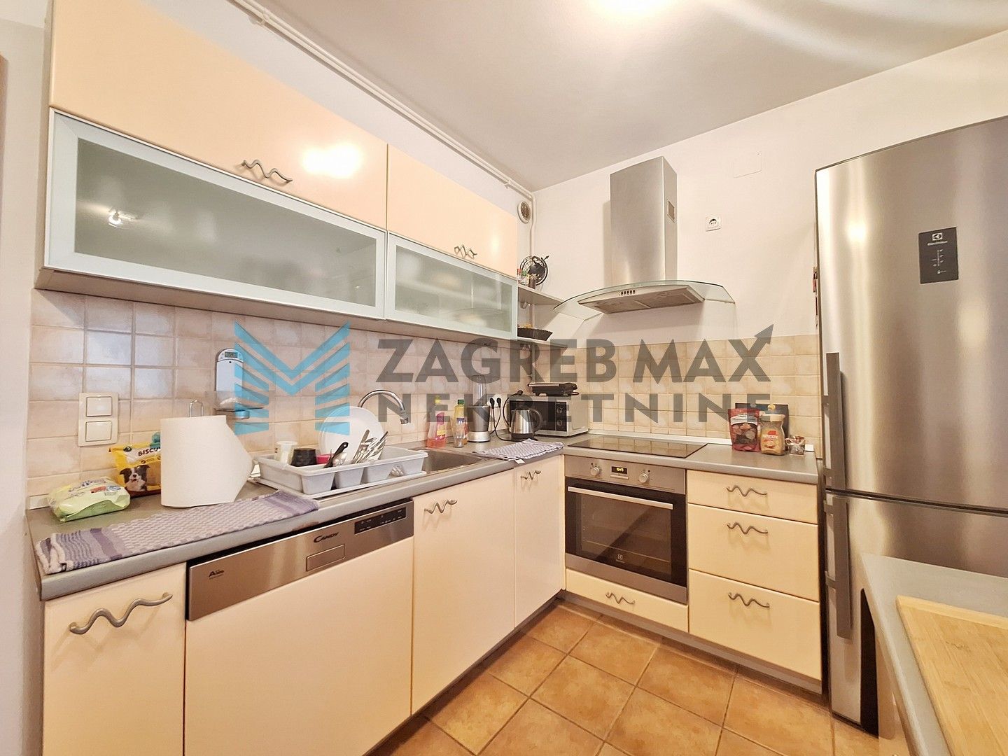 Zagreb - TREŠNJEVKA - Tešanjska - 2-sobni s vlastitim dvorištem