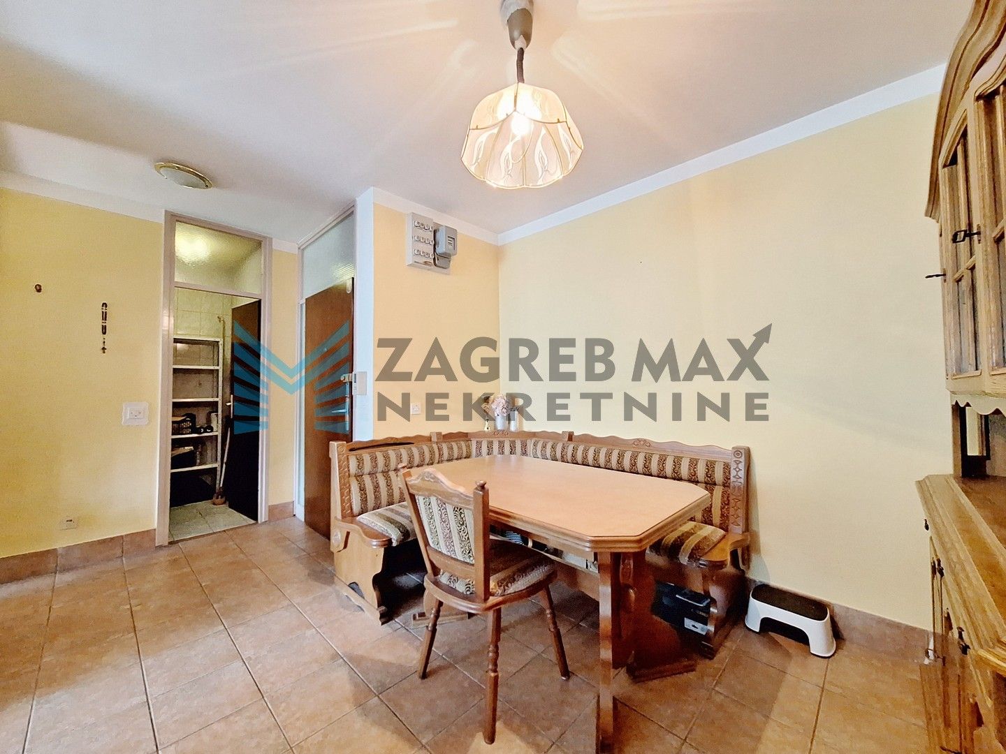 Zagreb - ŠPANSKO - S.Batušića - 3-sobni, prostran, 2 loggie