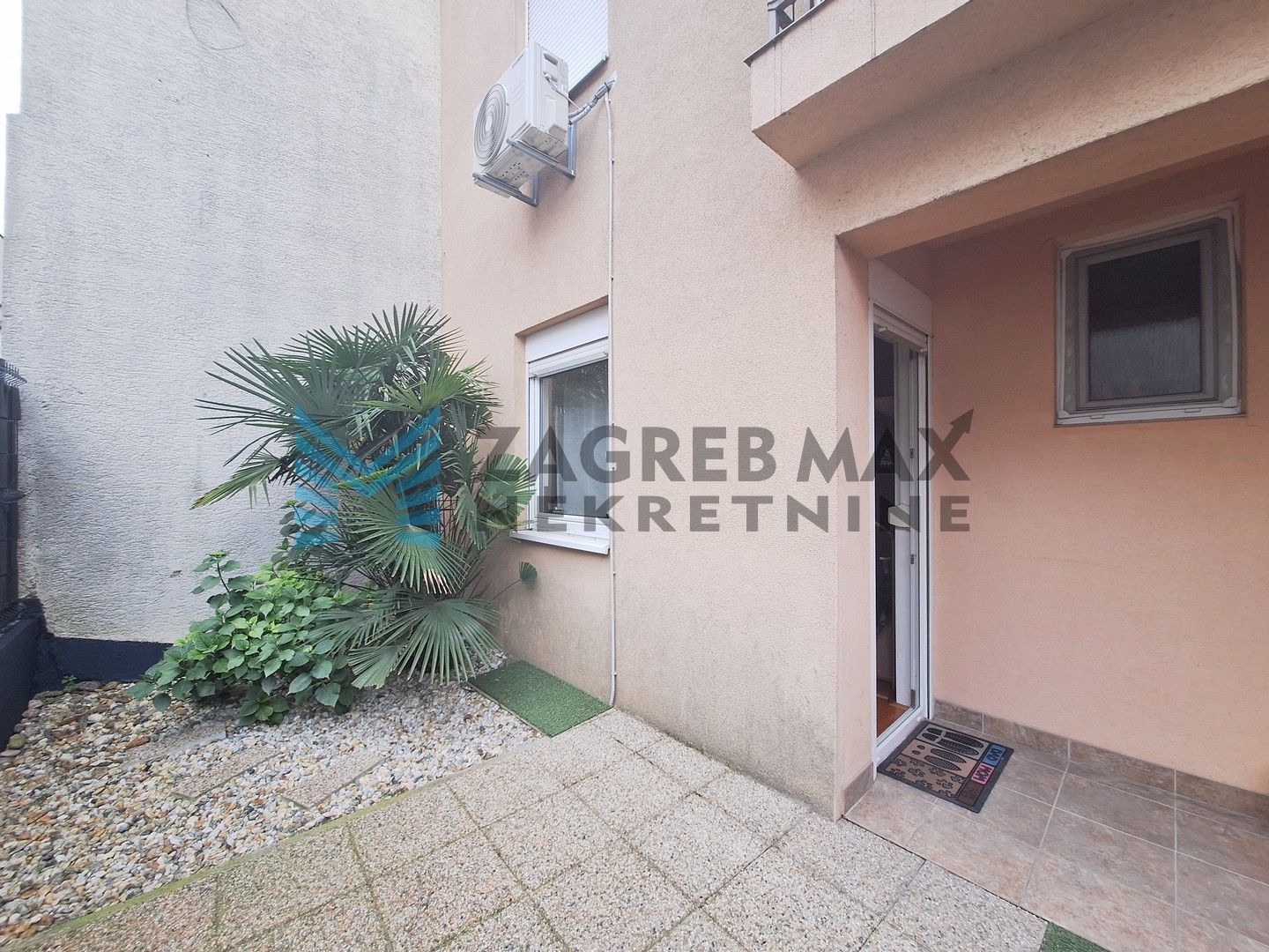 Zagreb - TREŠNJEVKA - Tešanjska - 2-sobni s vlastitim dvorištem