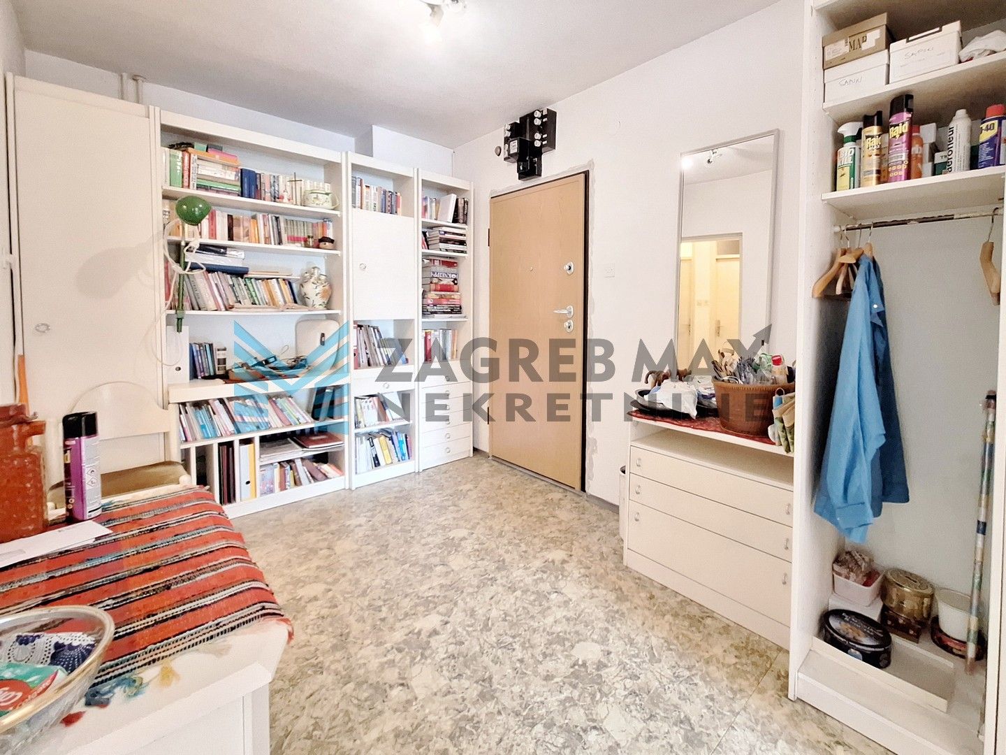 Zagreb - TRAVNO - Kopernikova - 2-sobni, terasa s pogledom na zeleni park