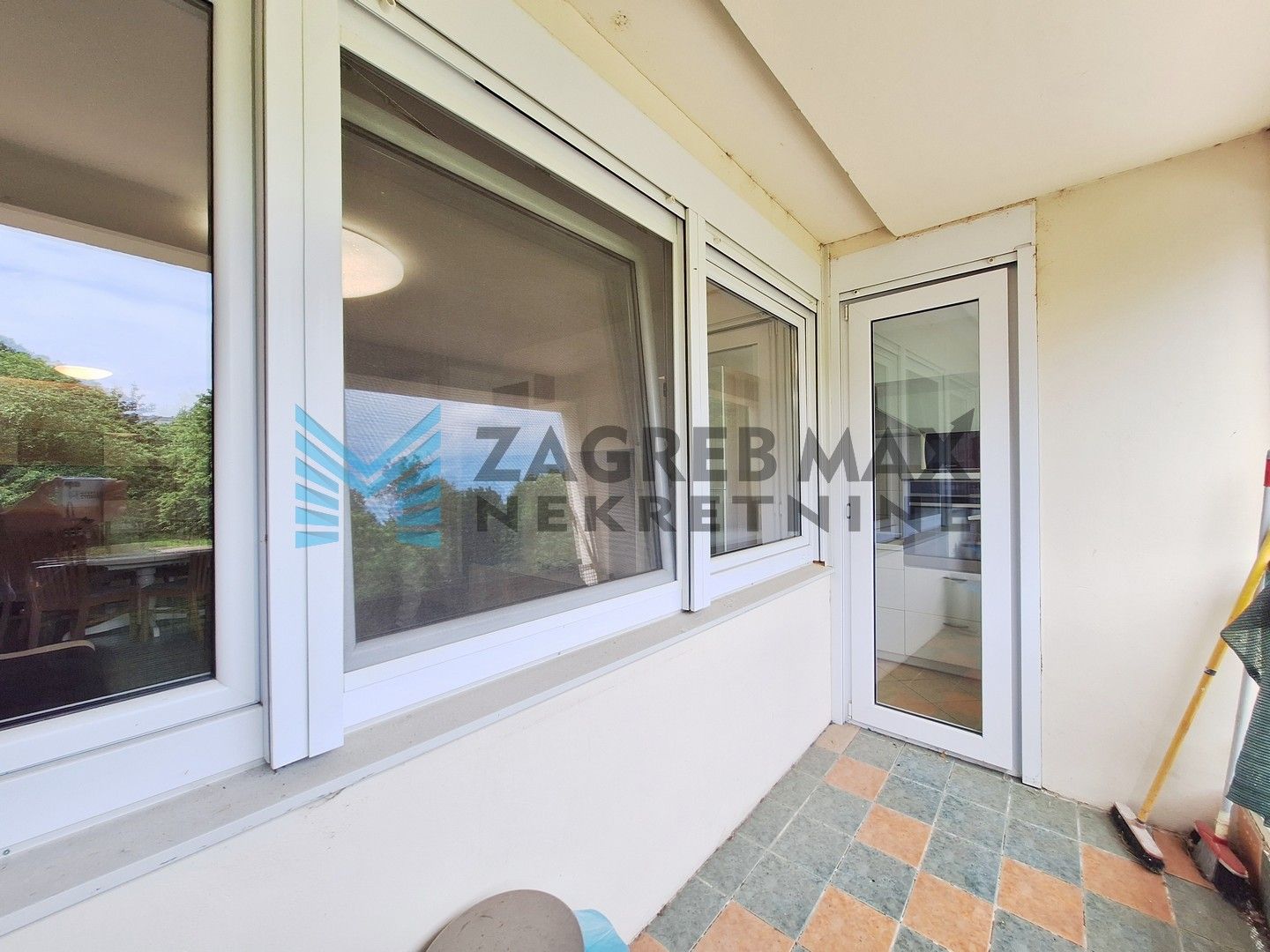 Zagreb - SLOBOŠTINA - Varićakova - 3-sobni, bez provizije za kupce