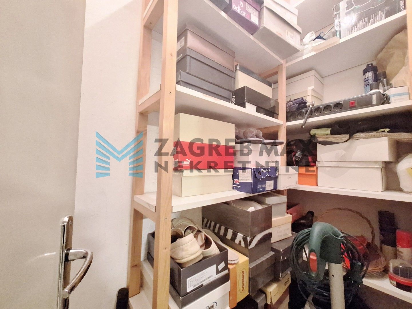 Zagreb - TREŠNJEVKA - Bosiljevska - komforni 4-sobni, izvrsna lokacija