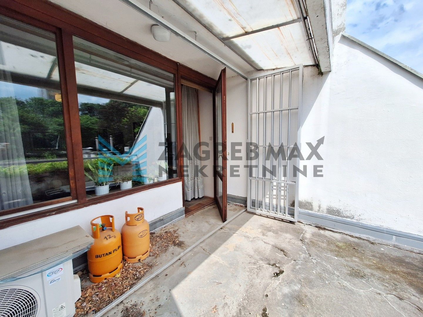 Zagreb - TRAVNO - Kopernikova - 2-sobni, terasa s pogledom na zeleni park