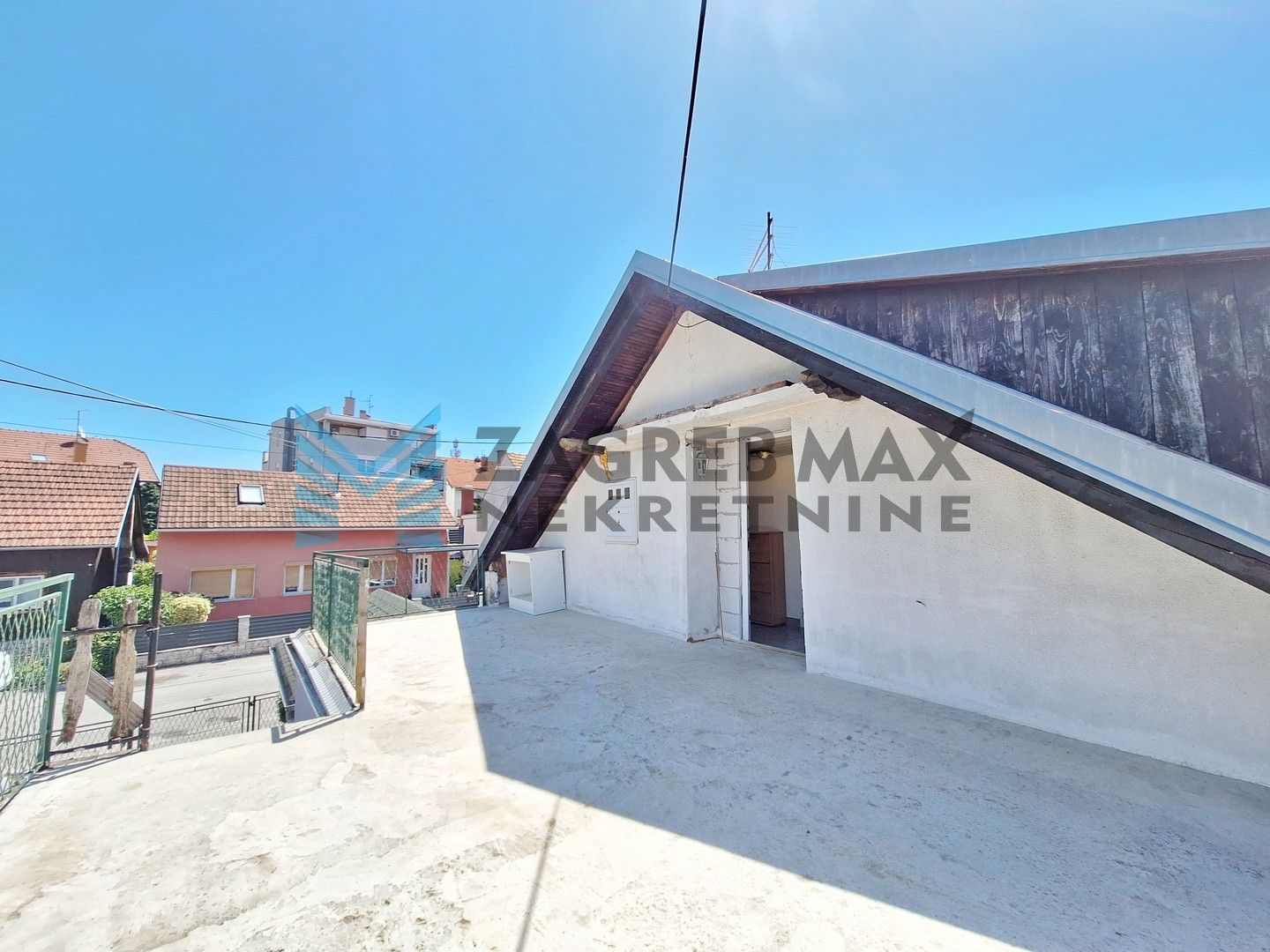 Zagreb - STENJEVEC - Plemićko I. - kuća s dvorištem, terasom i parkingom