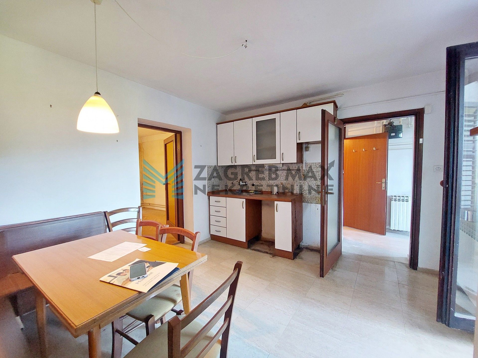 Zagreb - SREBRNJAK - Bijenička - 2-soban, terasa, pogled, za renovaciju