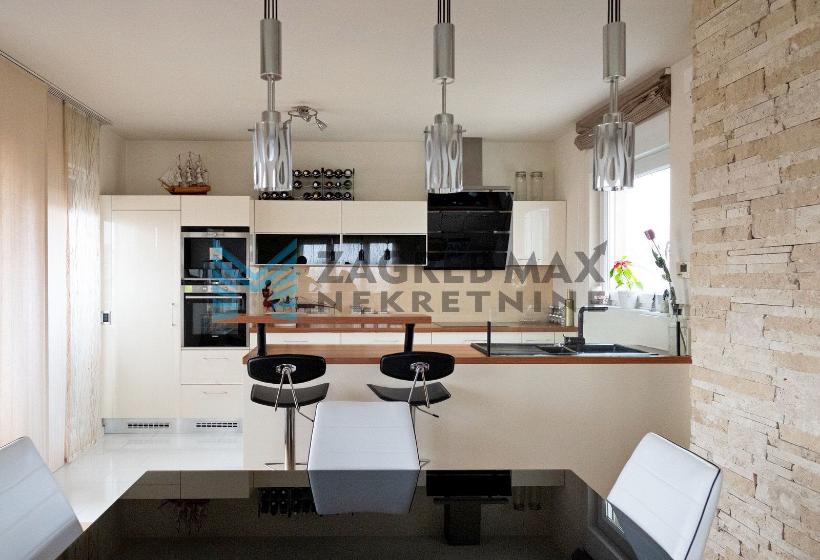 Zagreb - LAŠĆINA - Lašćinska - 3-sobni, prostran, garaža, spremište, 3 terase