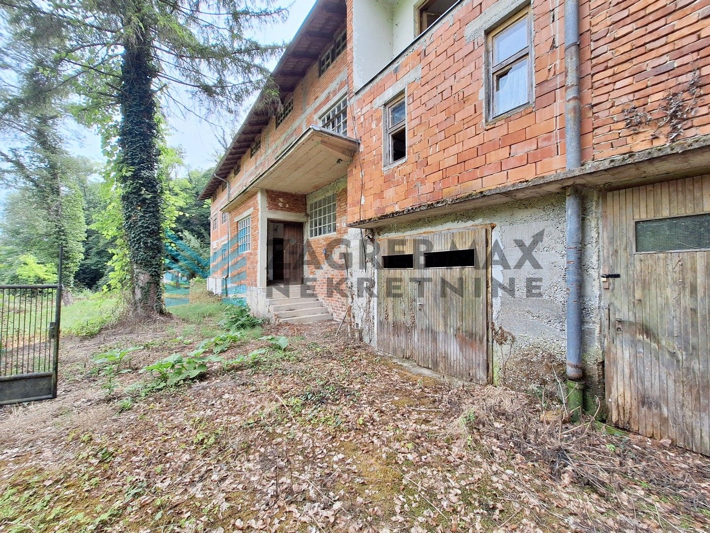 Zagreb - VELIKO TRGOVIŠĆE - poslovni objekt široke namjene