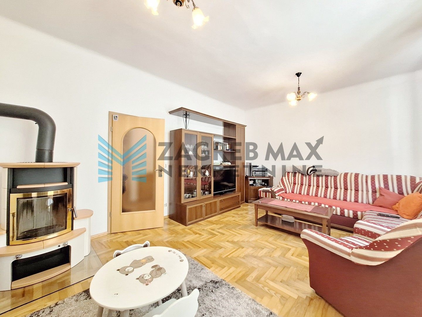 Zagreb - TREŠNJEVKA - Garićgradska - 2-etažni sa dvorištem+2 PM - BEZ PROVIZIJE