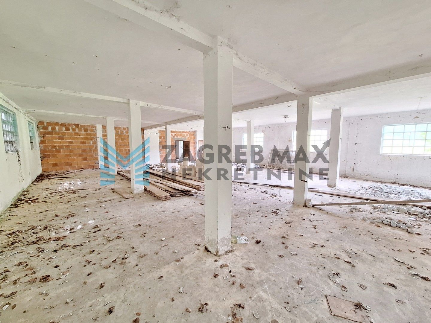 Zagreb - VELIKO TRGOVIŠĆE - poslovni objekt široke namjene