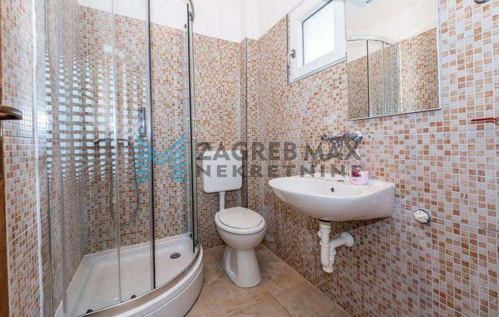 Zagreb - ŠIBENIK - Bilice - kuća s dva apartmana - bez provizije za kupca