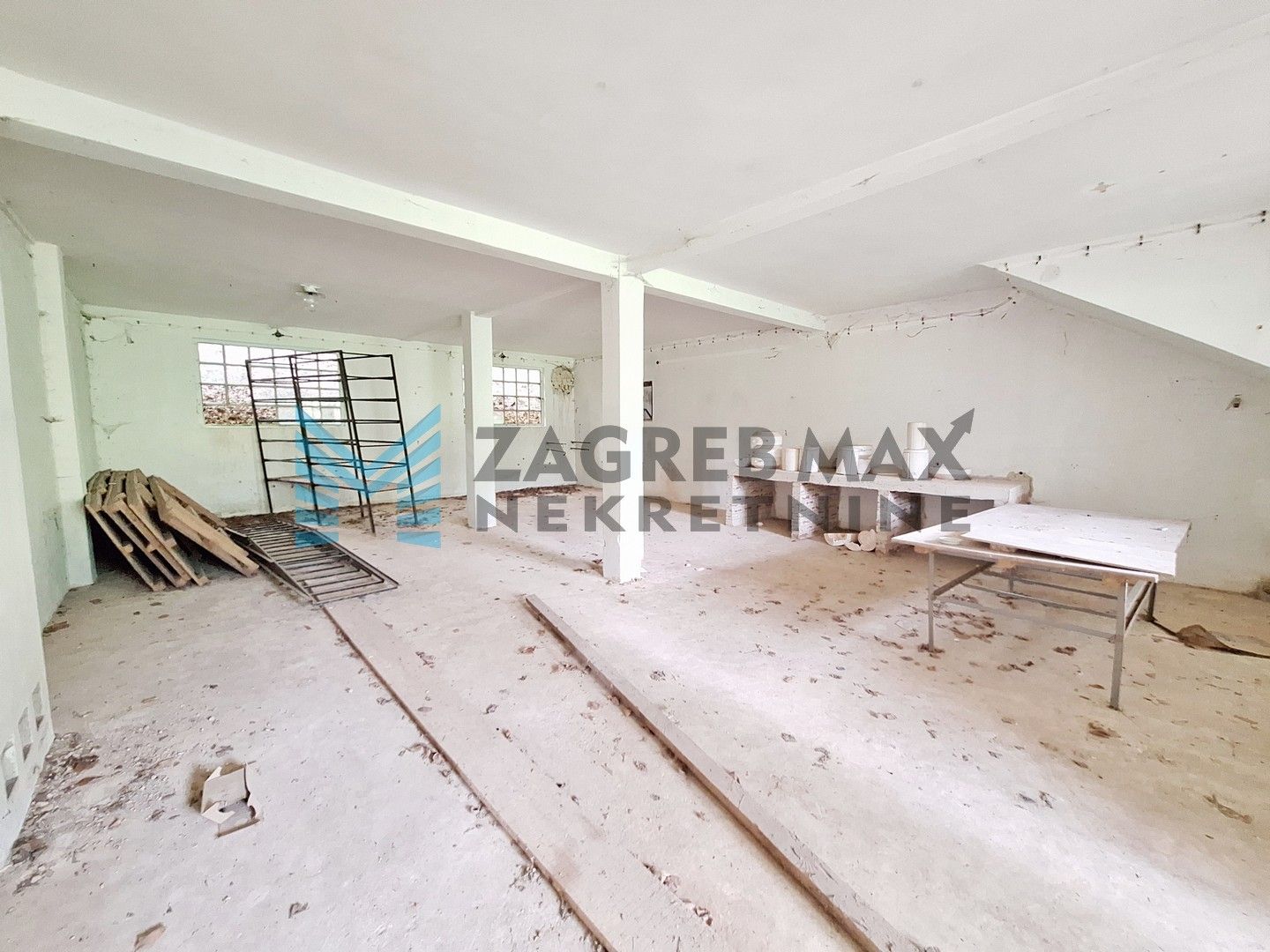 Zagreb - VELIKO TRGOVIŠĆE - poslovni objekt široke namjene