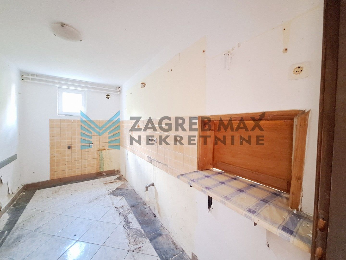 Zagreb - MARIJA BISTRICA - Poljanica Bistrička - kuća s dva gospodarska objekta