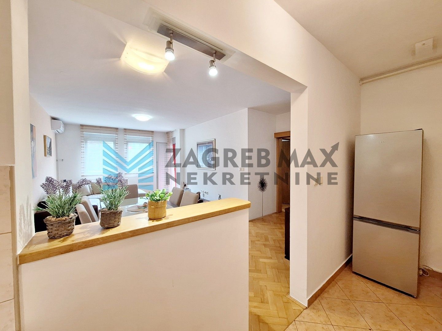 Zagreb - VRBANI - Palinovečka - ugodan 3-sobni, useljiv odmah