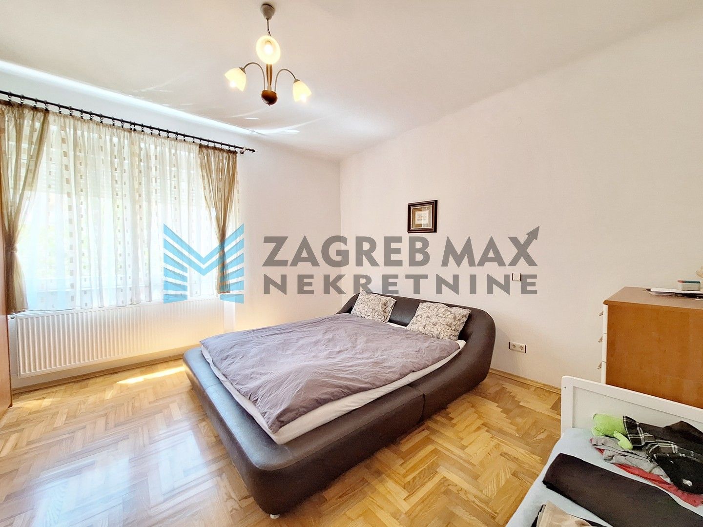 Zagreb - TREŠNJEVKA - Garićgradska - 2-etažni sa dvorištem+2 PM - BEZ PROVIZIJE