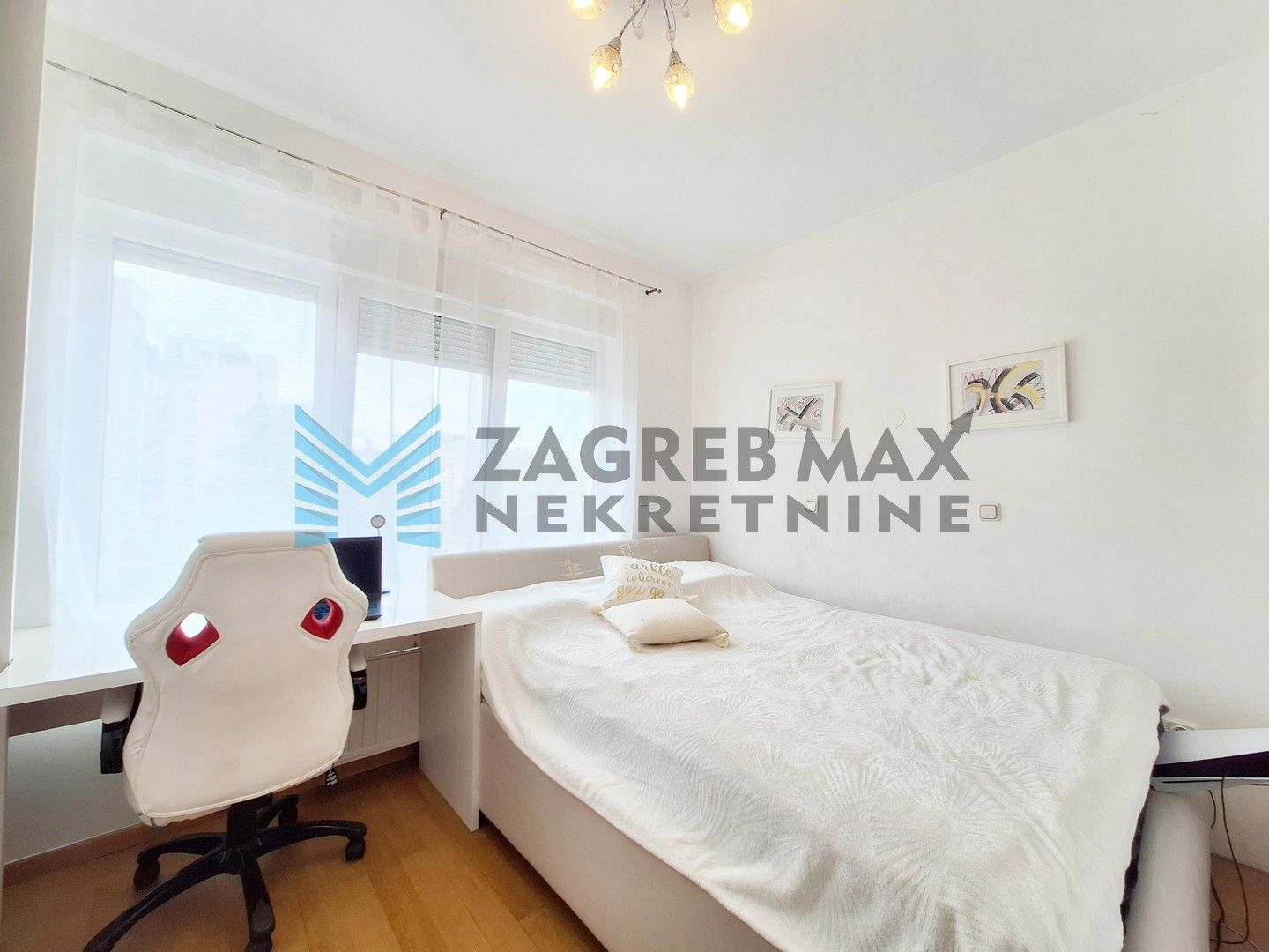 Zagreb - GORNJI STENJEVEC - Karažnik - 4-sobni s bazenom, garažom i VPM-om