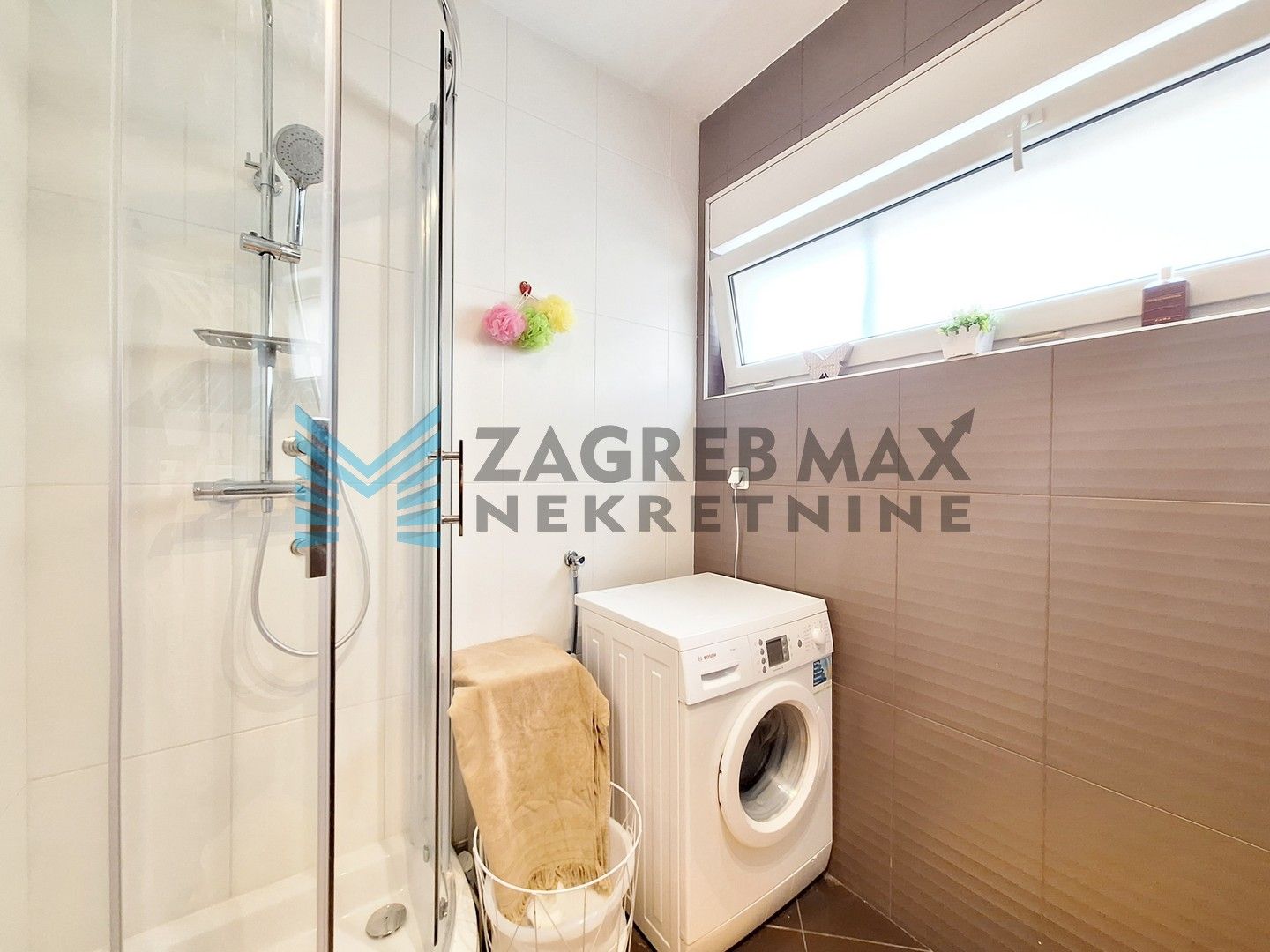 Zagreb - GORNJI STENJEVEC - Karažnik - 4-sobni s bazenom, garažom i VPM-om