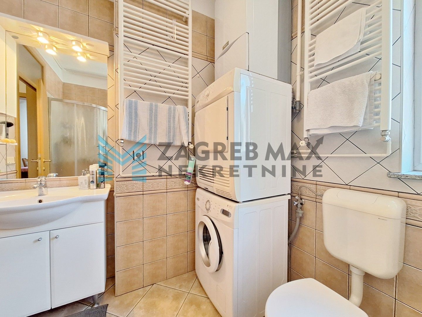 Zagreb - TREŠNJEVKA - Garićgradska - 2-etažni sa dvorištem+2 PM - BEZ PROVIZIJE